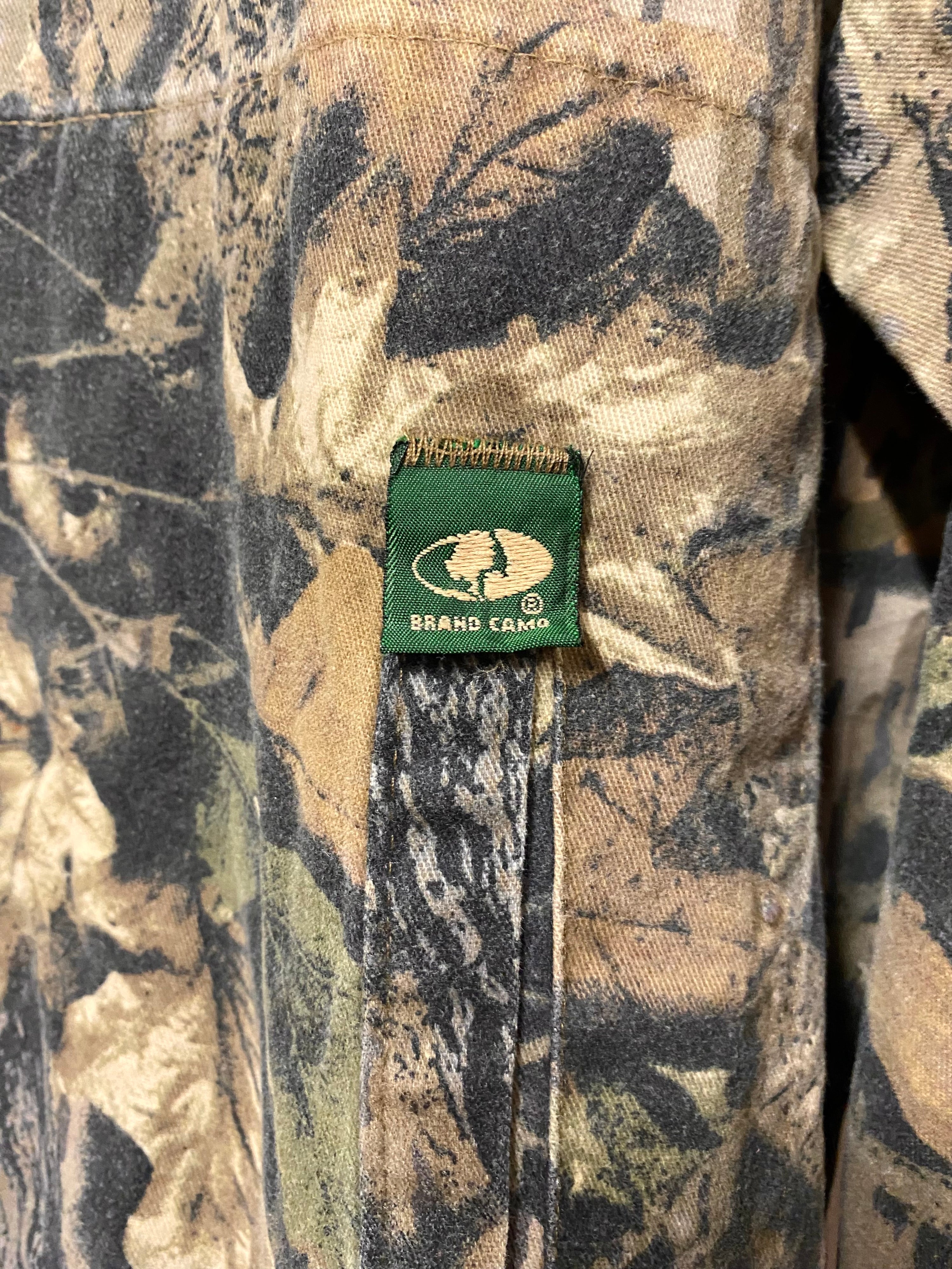 [M] Mossy Oak Lightweight Camo Button Up