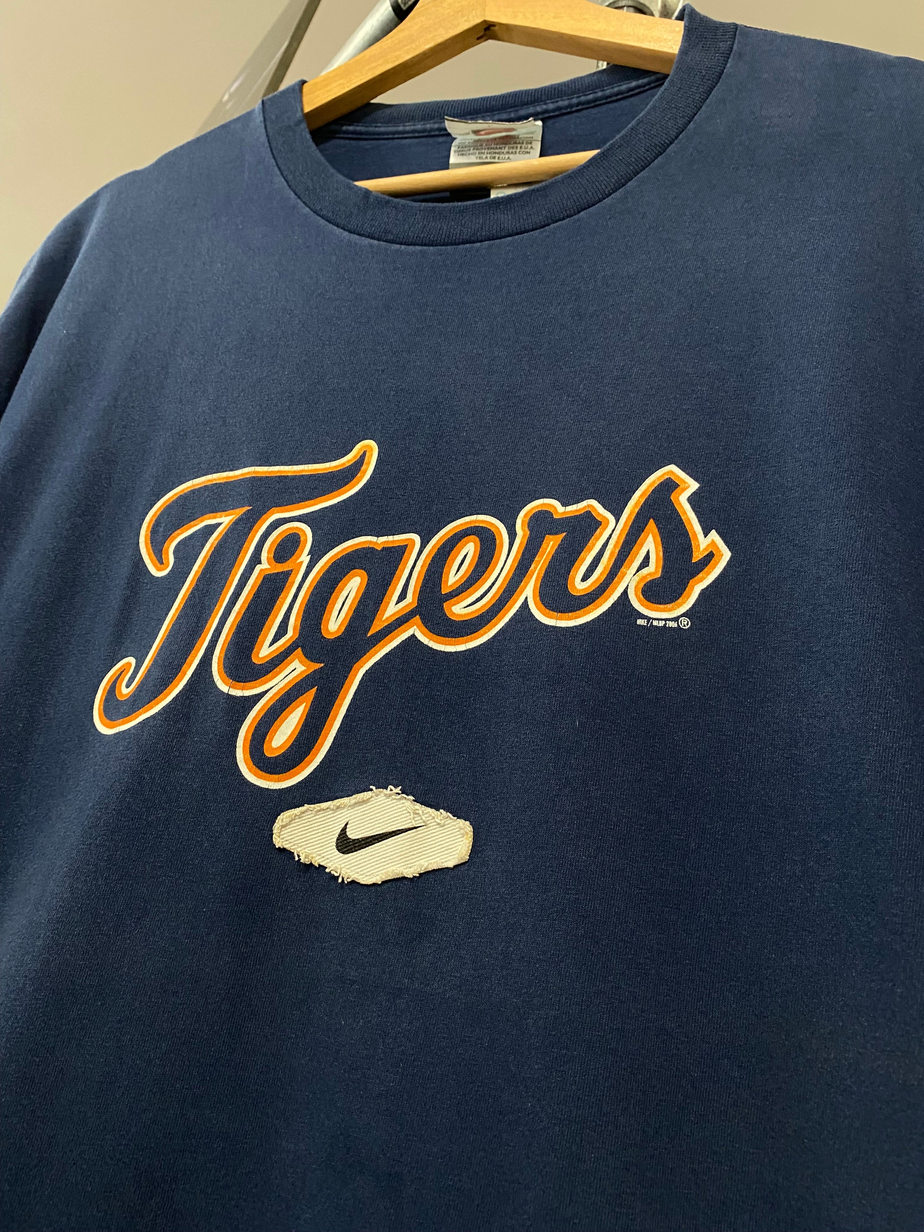 L - 2006 Nike Team Tigers MLB Patched Logo Blue Tee