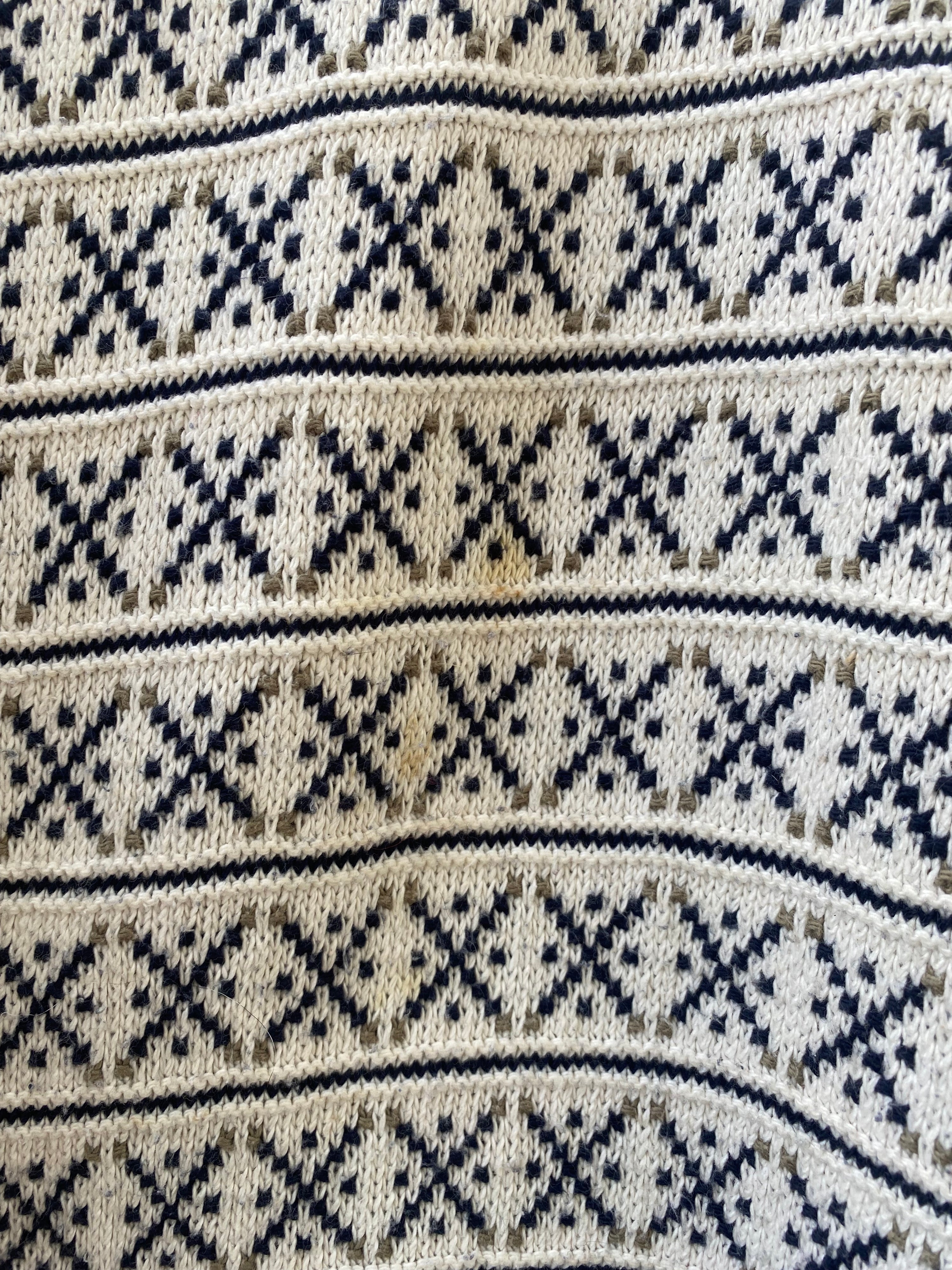 [L] Trader Bay Cream w/ Navy 'X' Design