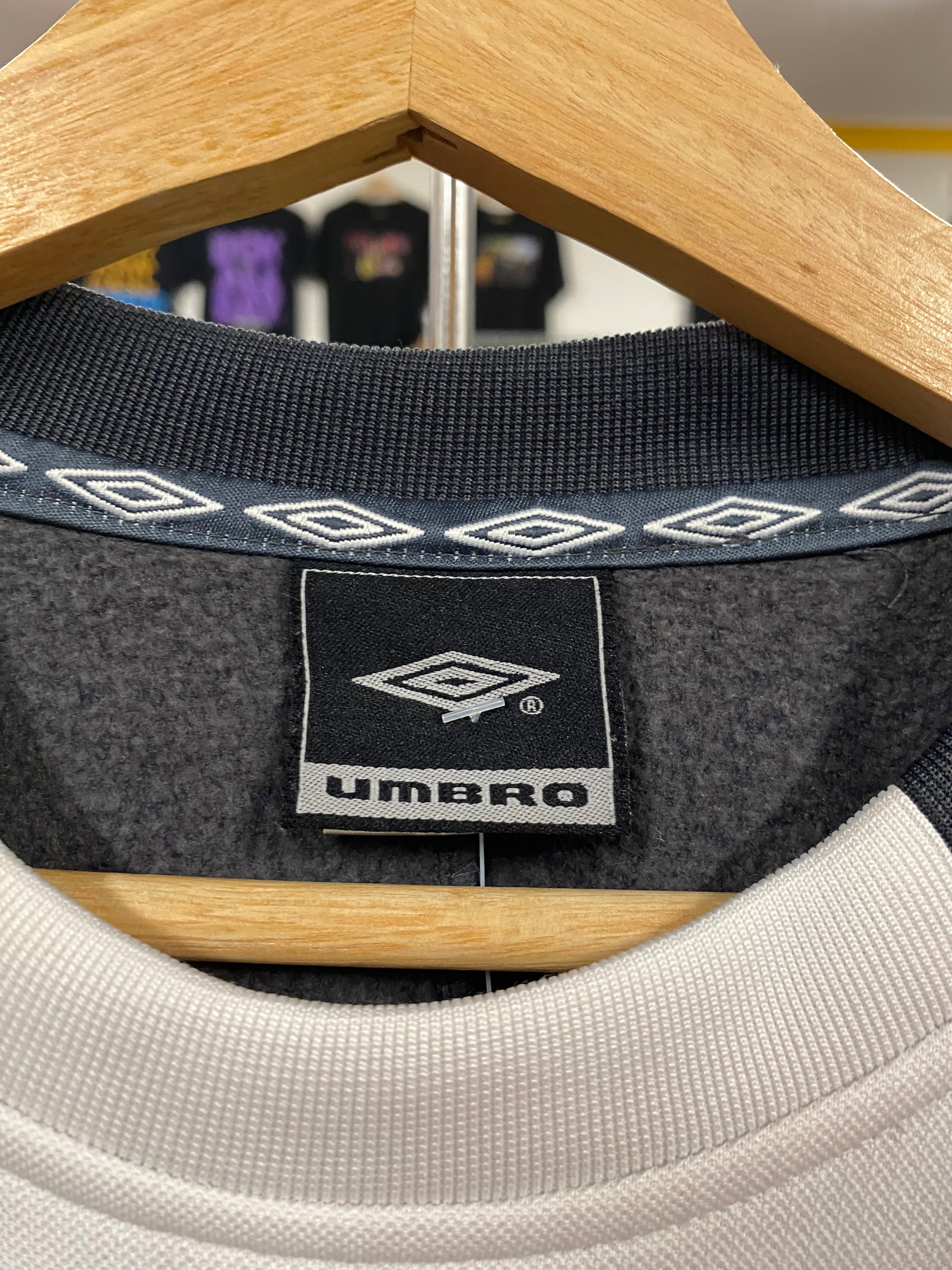 [M] UMBRO White/Grey Long Sleeve