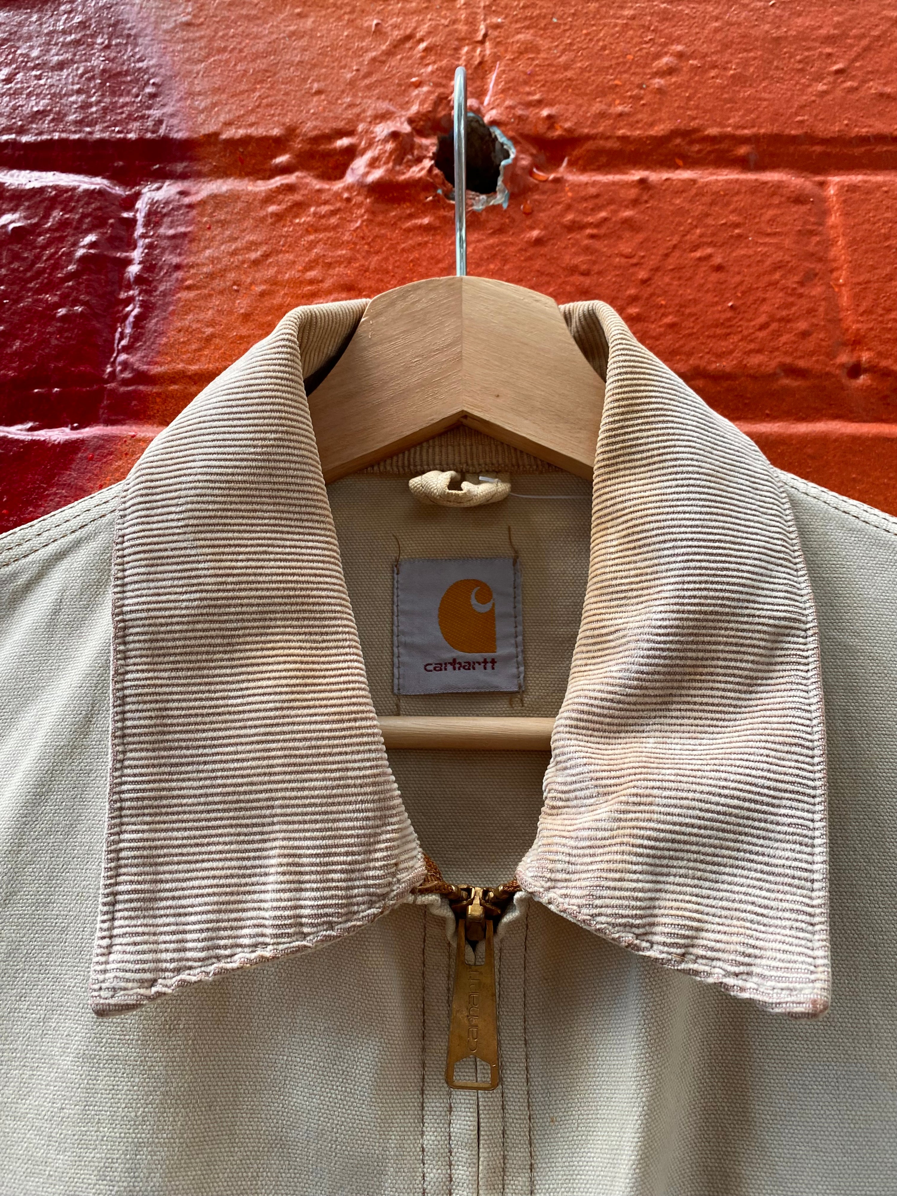 [L] Carhartt Cream Boxy Cut Detroit Jacket