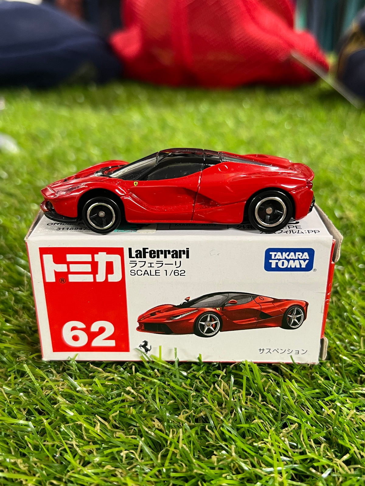 Takara Tomy 62 Ferrari LaFerrari