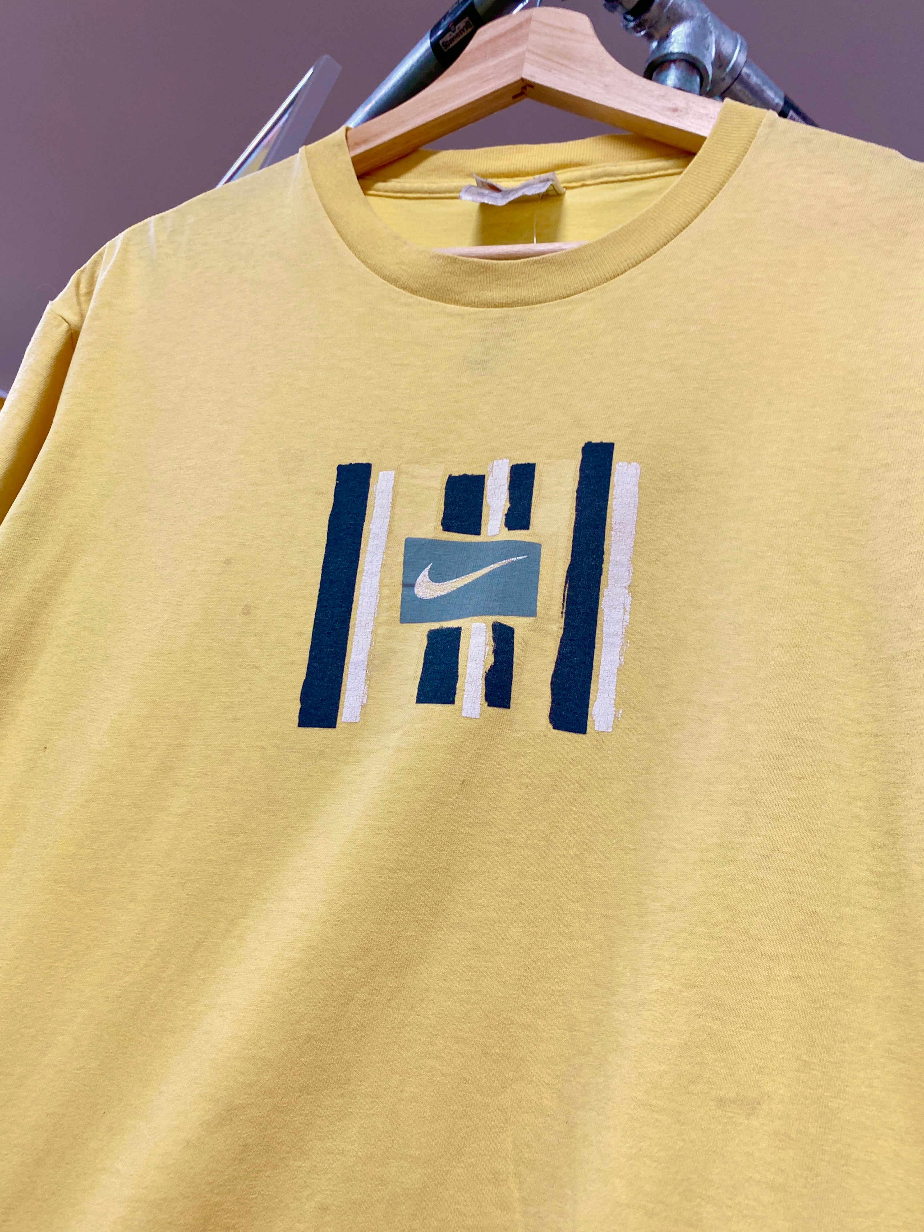 M - 1990s Nike Banana Yellow DS Logo Tee