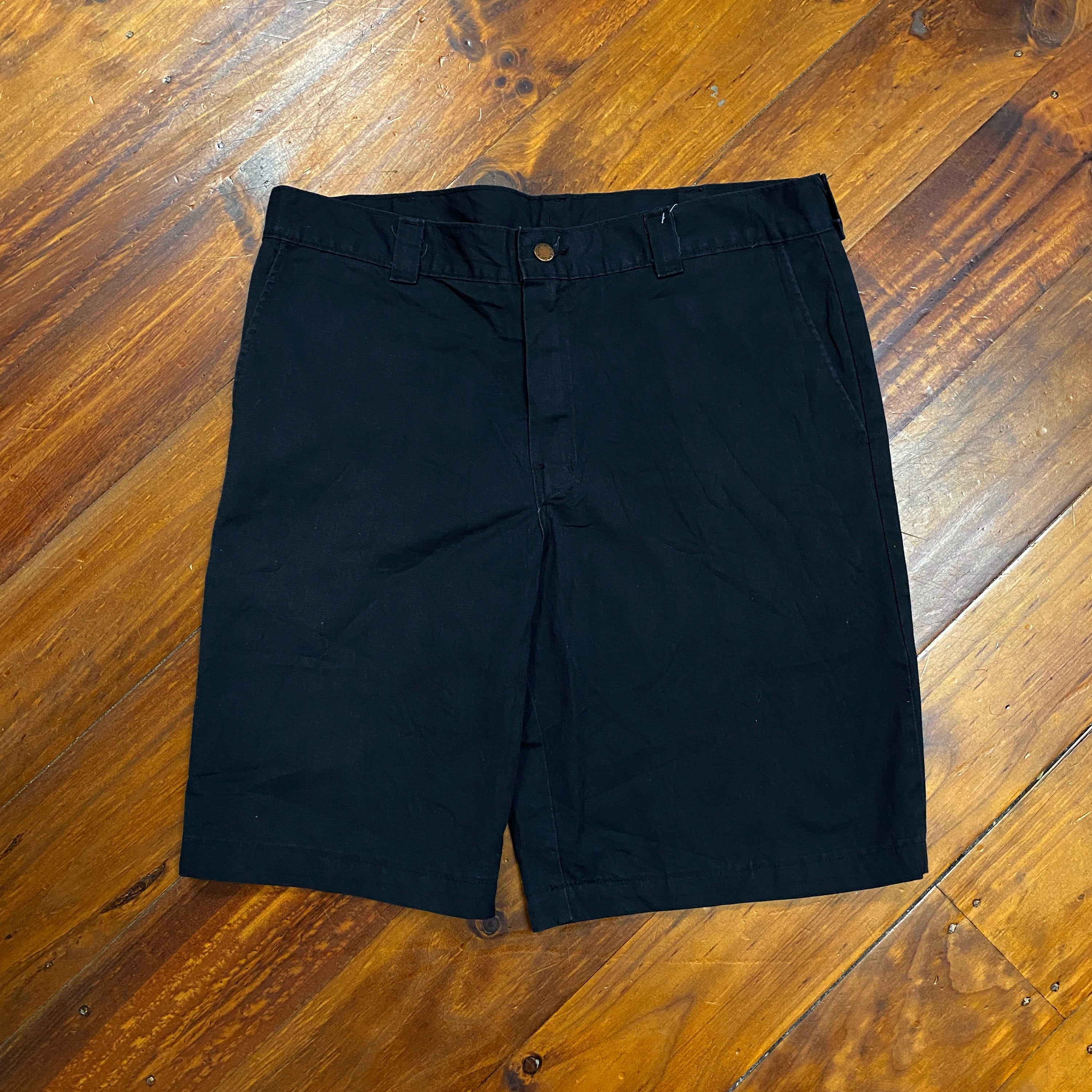 38 - Dickies Black Smart Shorts DS113