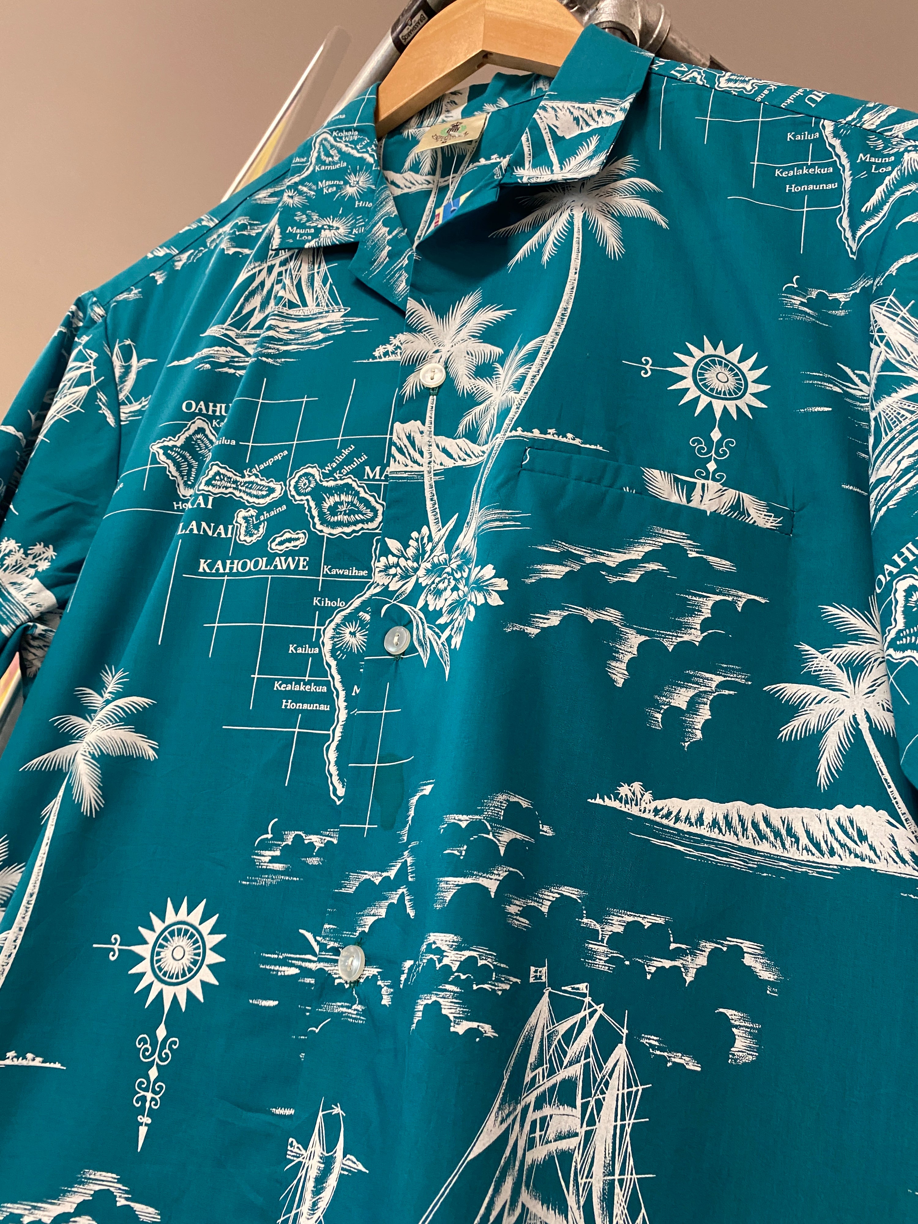 M - Hawaiian Islands Turquoise Button-up