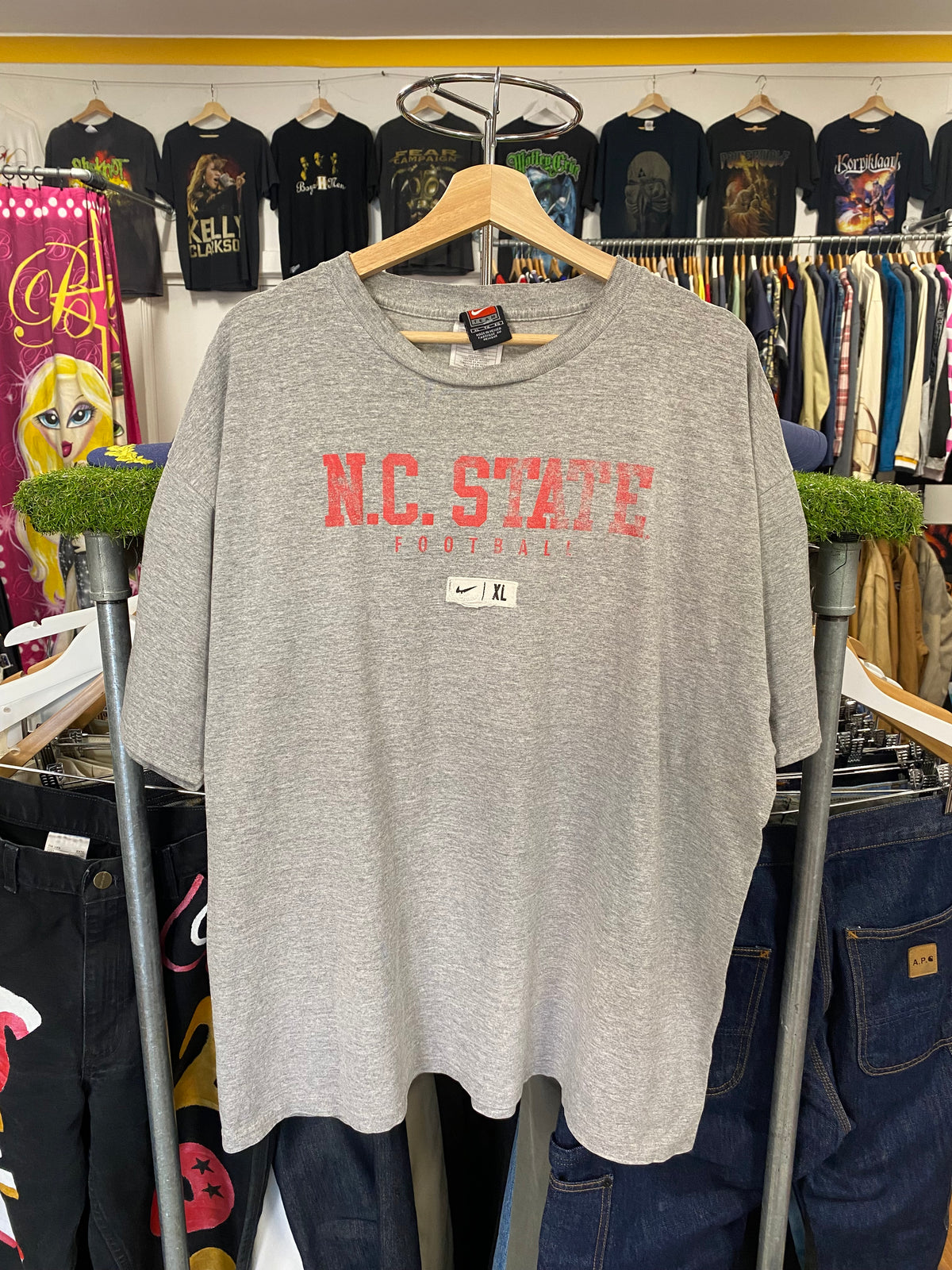 XL - N2000s Nike Team N.C.State Football Grey Tee