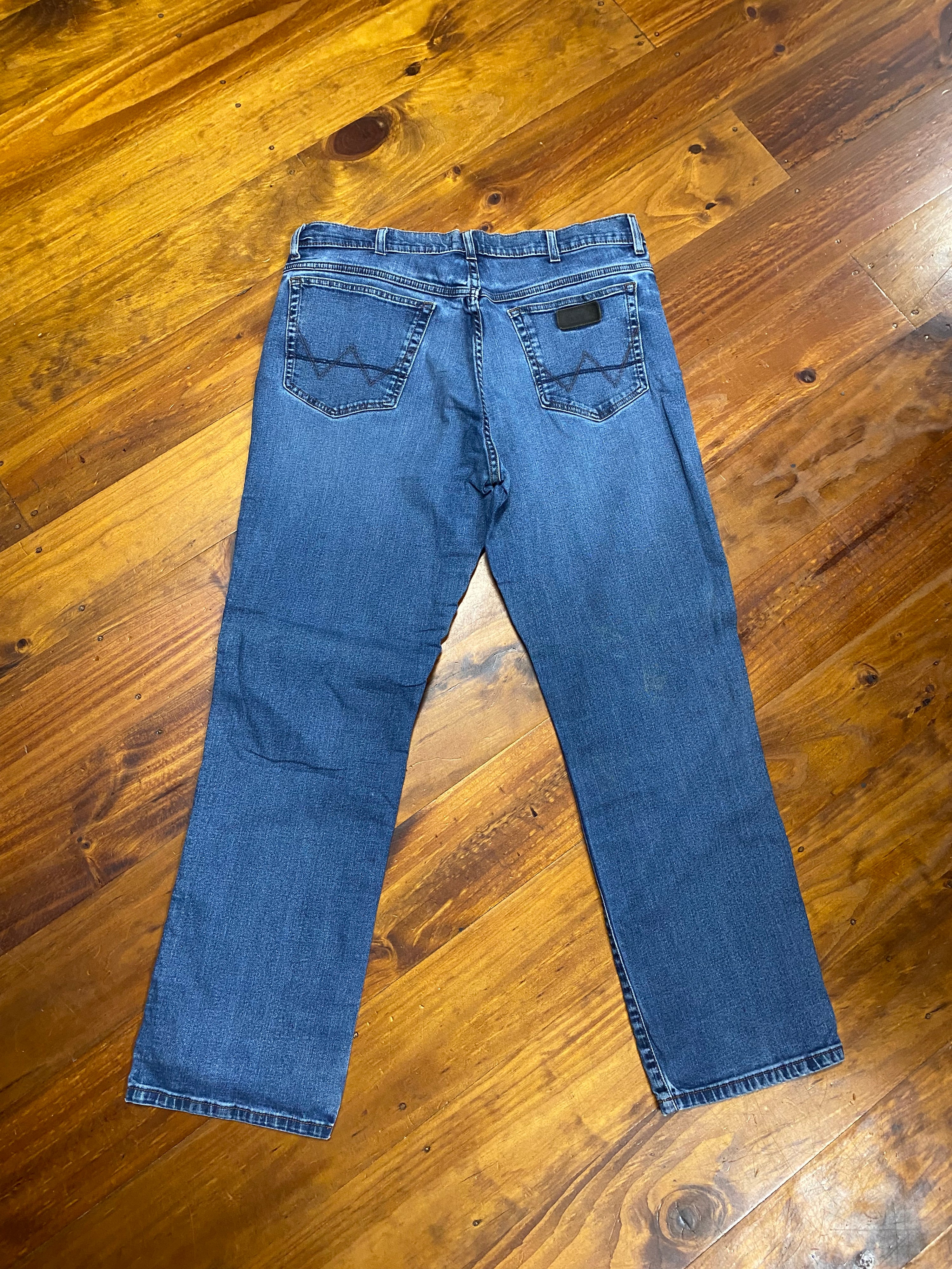 [38] Wrangler Blue Jeans WJ03