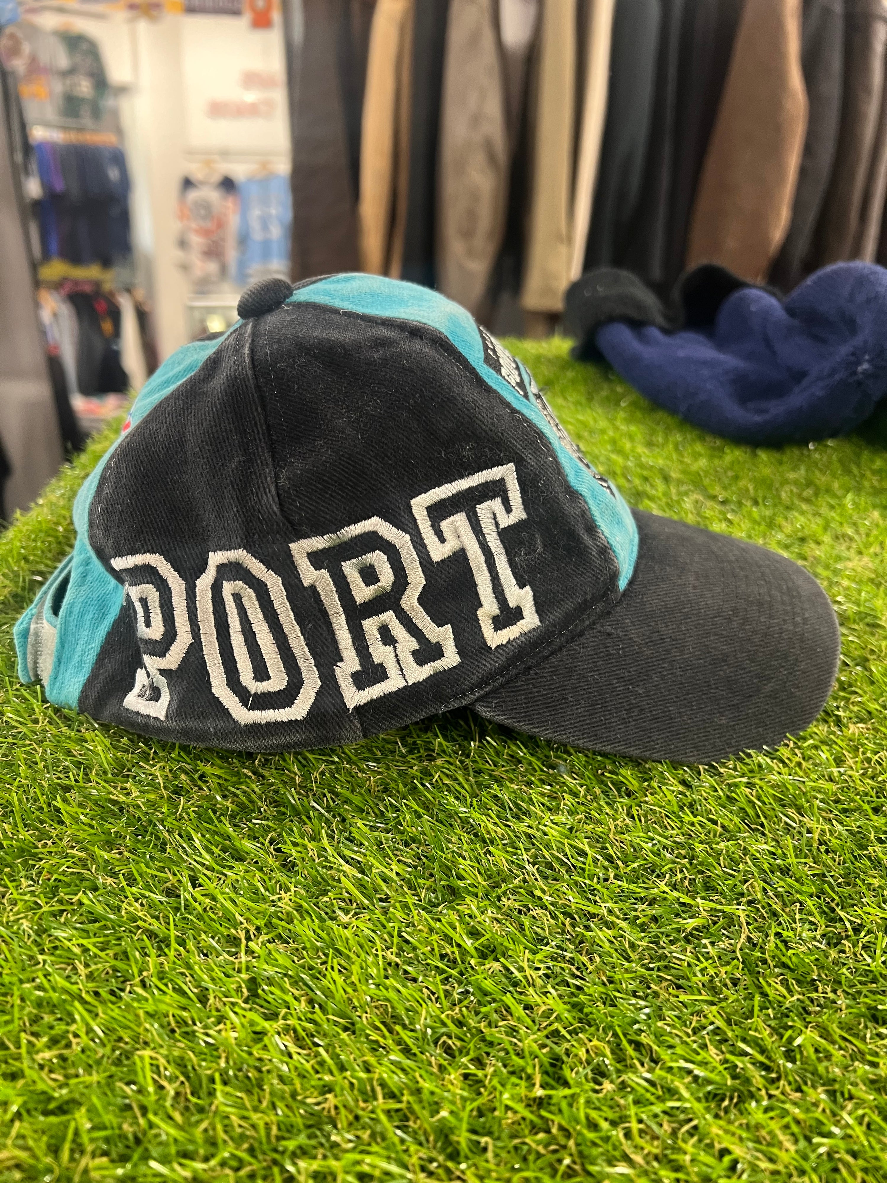 Vintage Port Power x Eclipse Cap