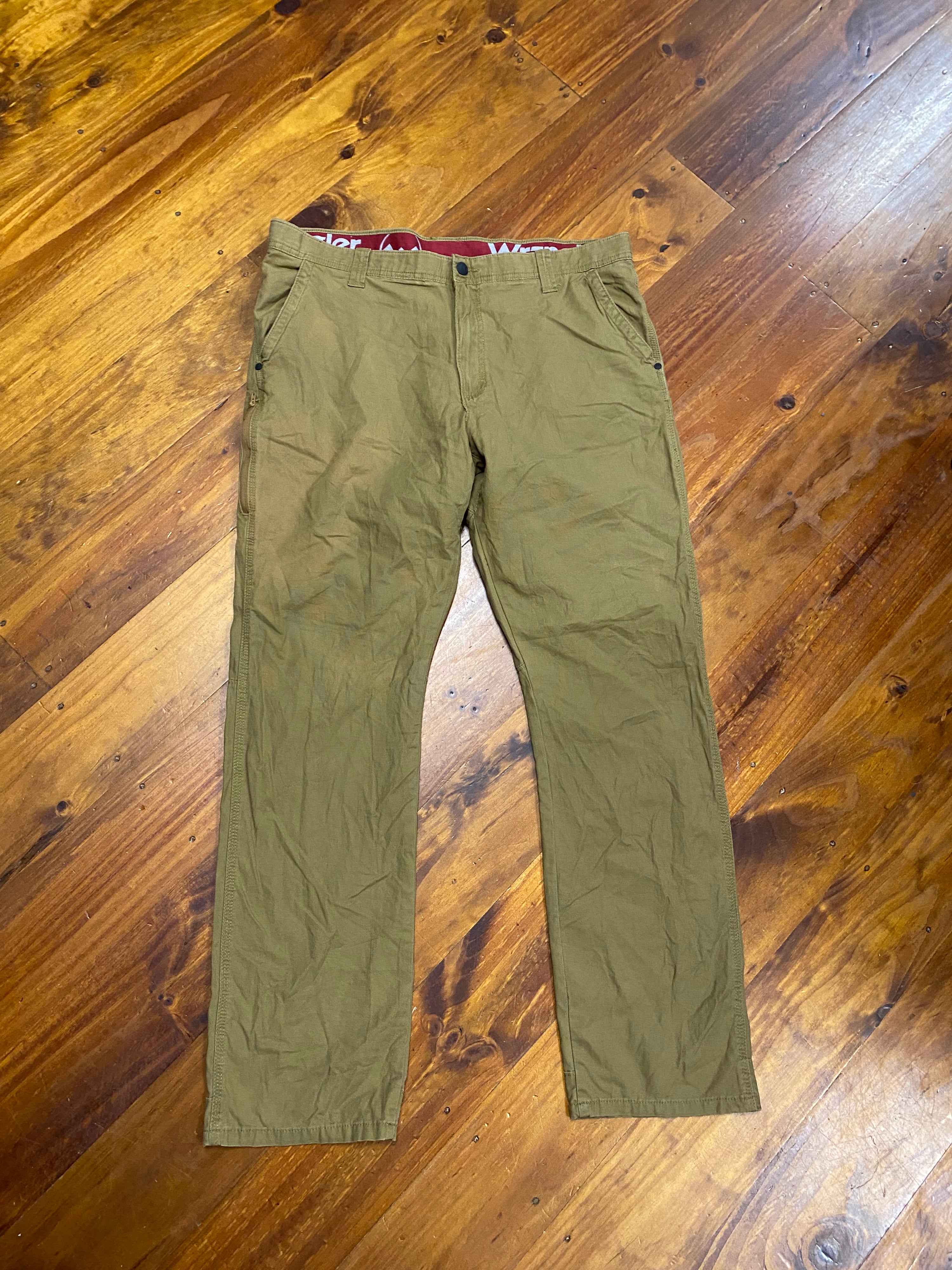 [38] Wrangler Tan Pants WJ19