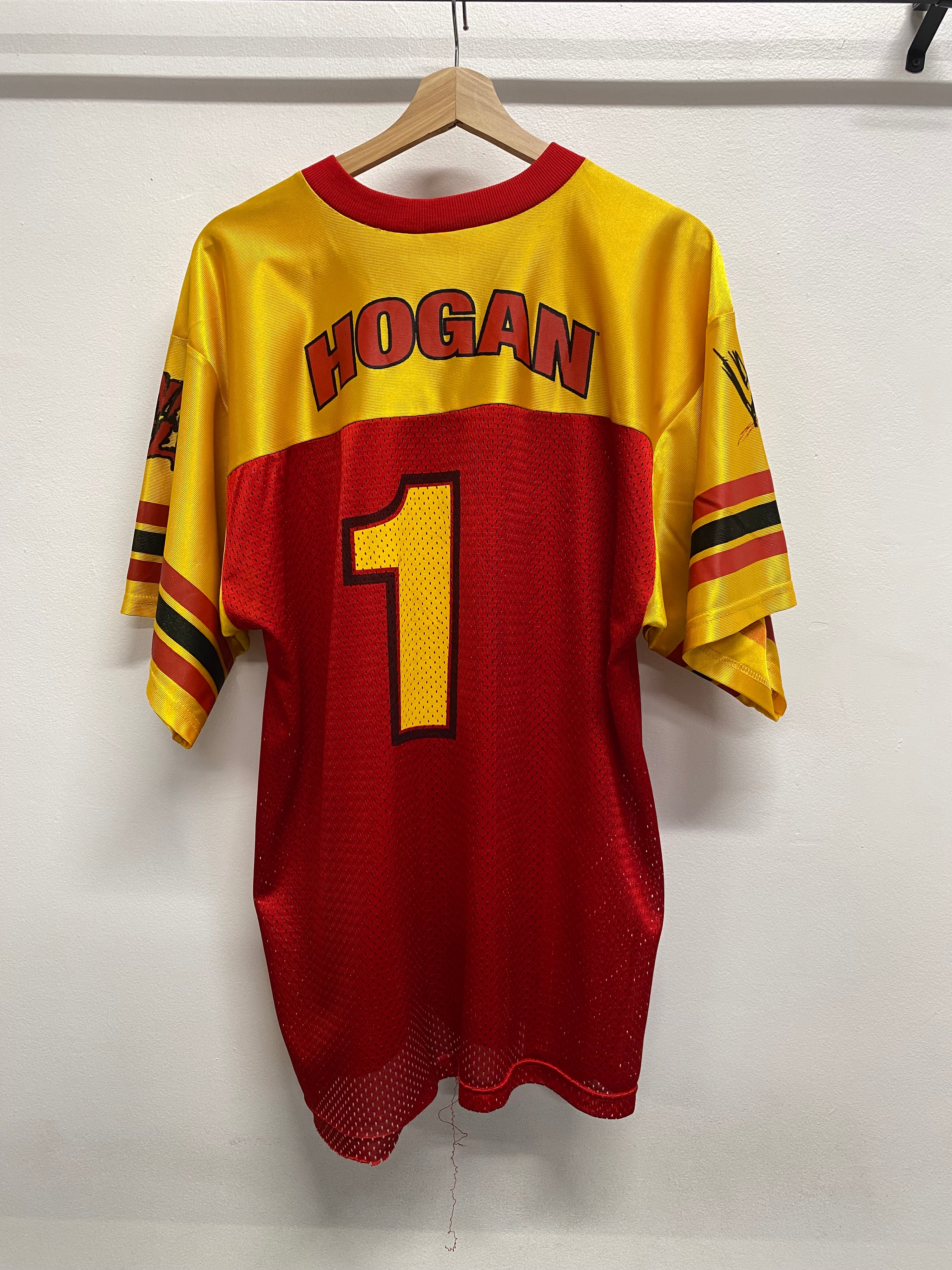 [L] 2002 WWE Hulkmaniacs Red/Yellow Jersey
