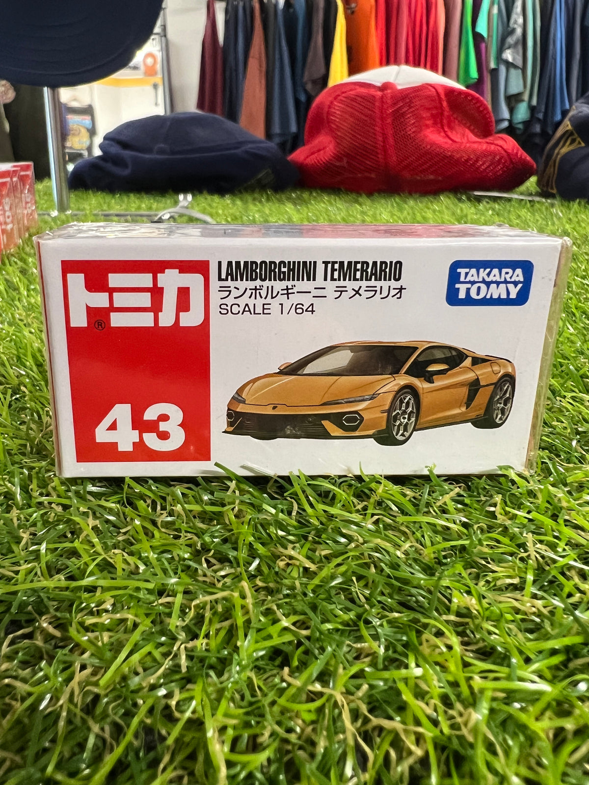Takara Tomy 43 Lamborghini Temerario