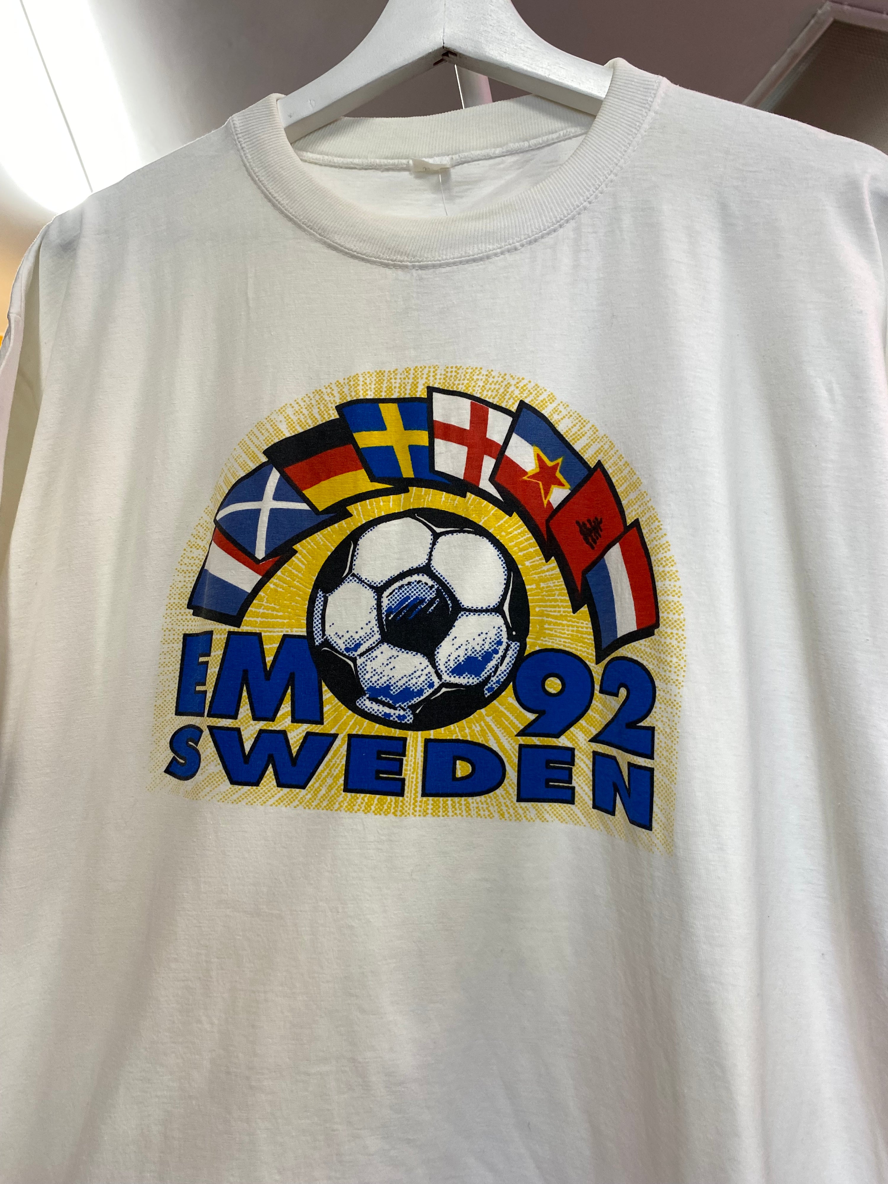 L - 1992 'Em 92 Sweden' Soccer Tee