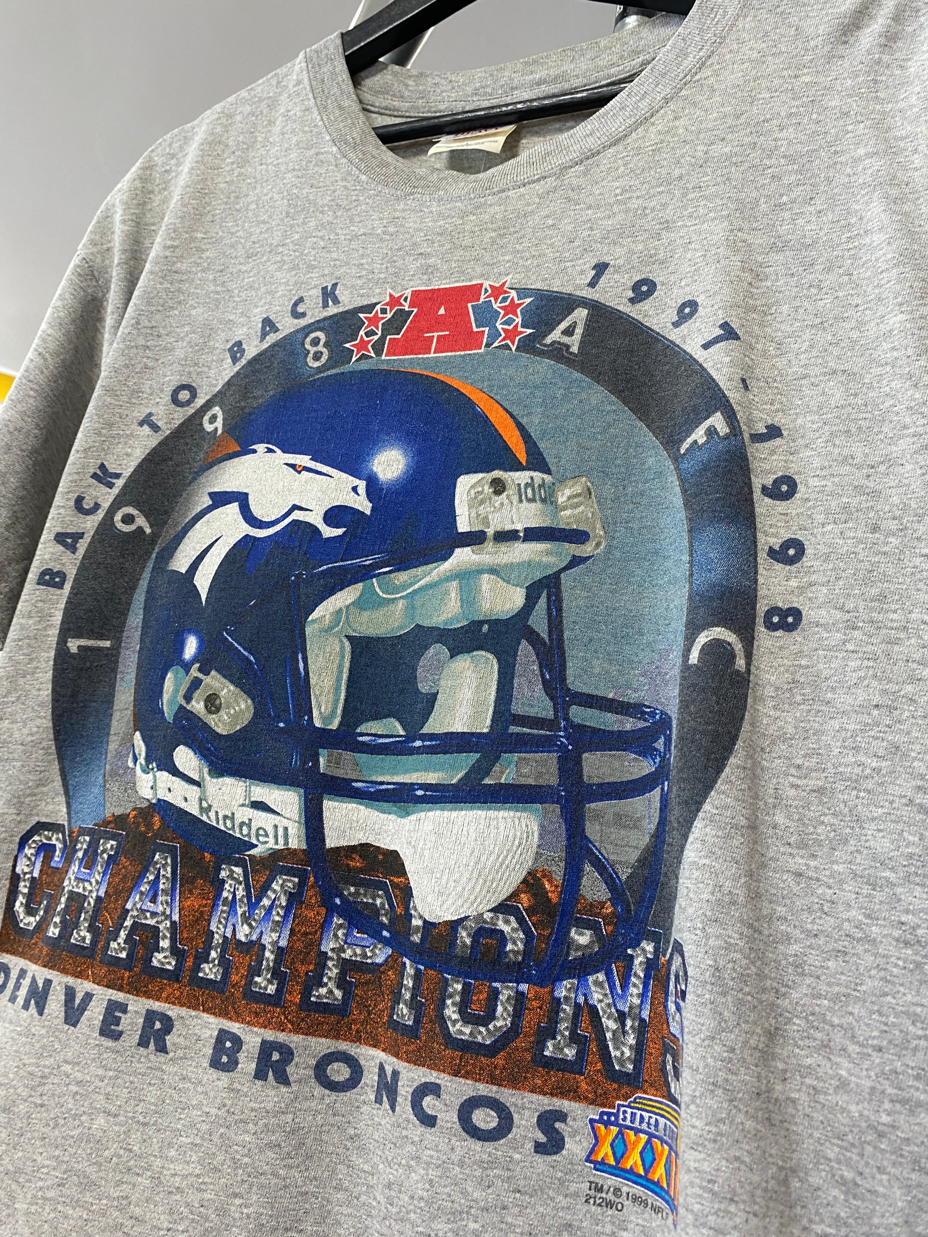 L - 1998 Denver Broncos B2B Champions Helmet Tee