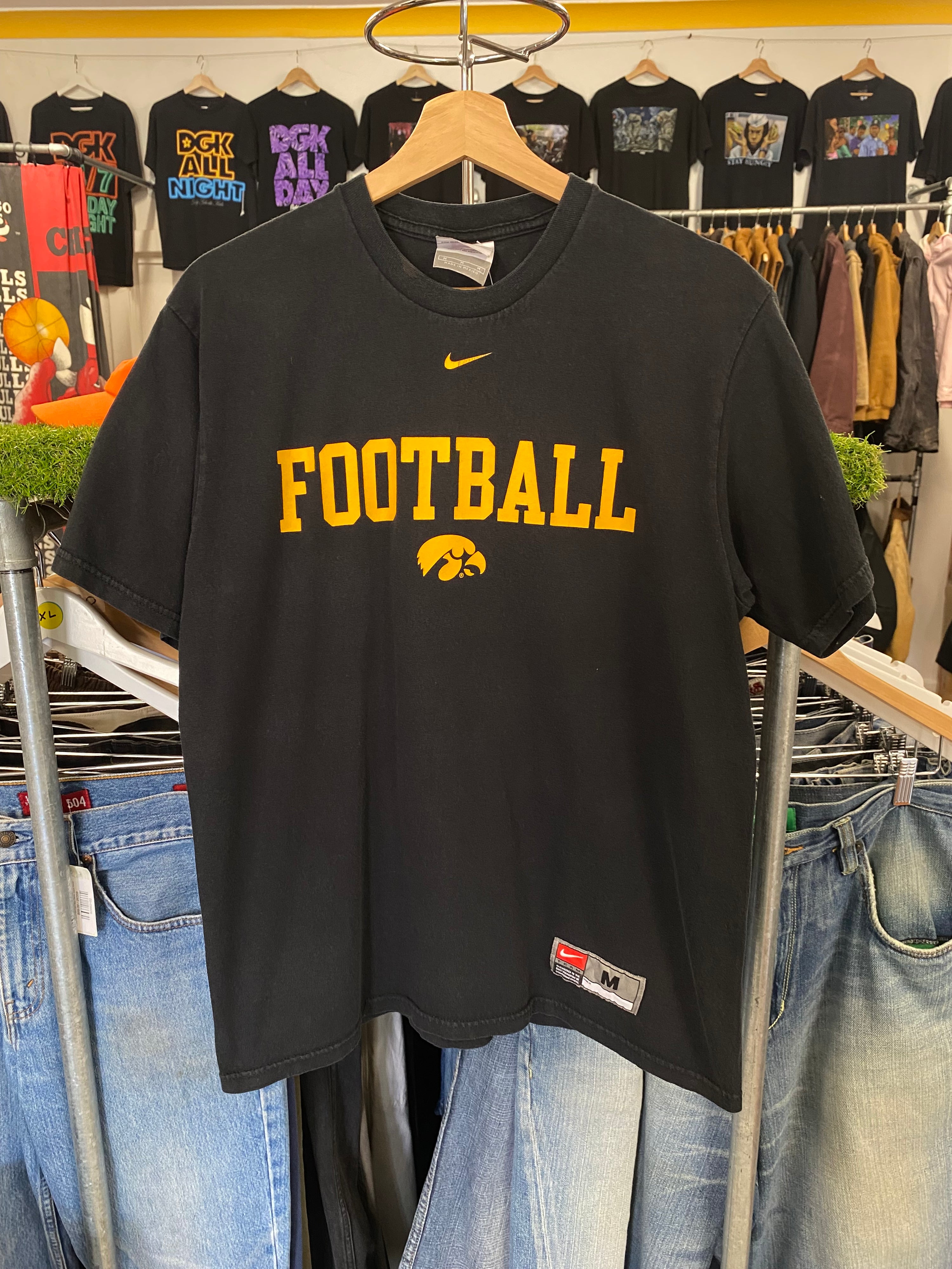 M - 2000s Nike Football Iowa Hawkeyes Black Tshirt