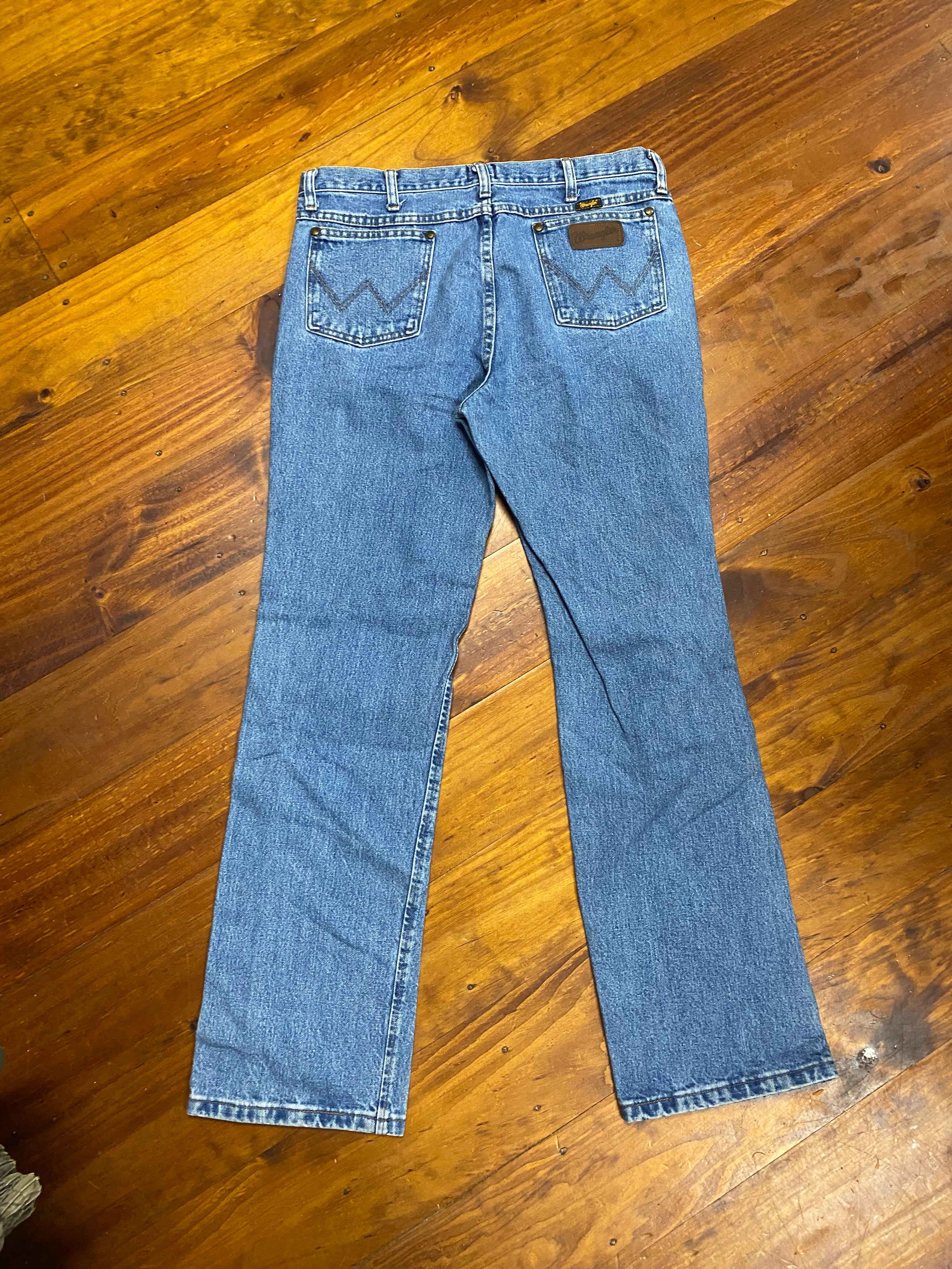 [36] Wrangler Slim Fit Jeans WJ13