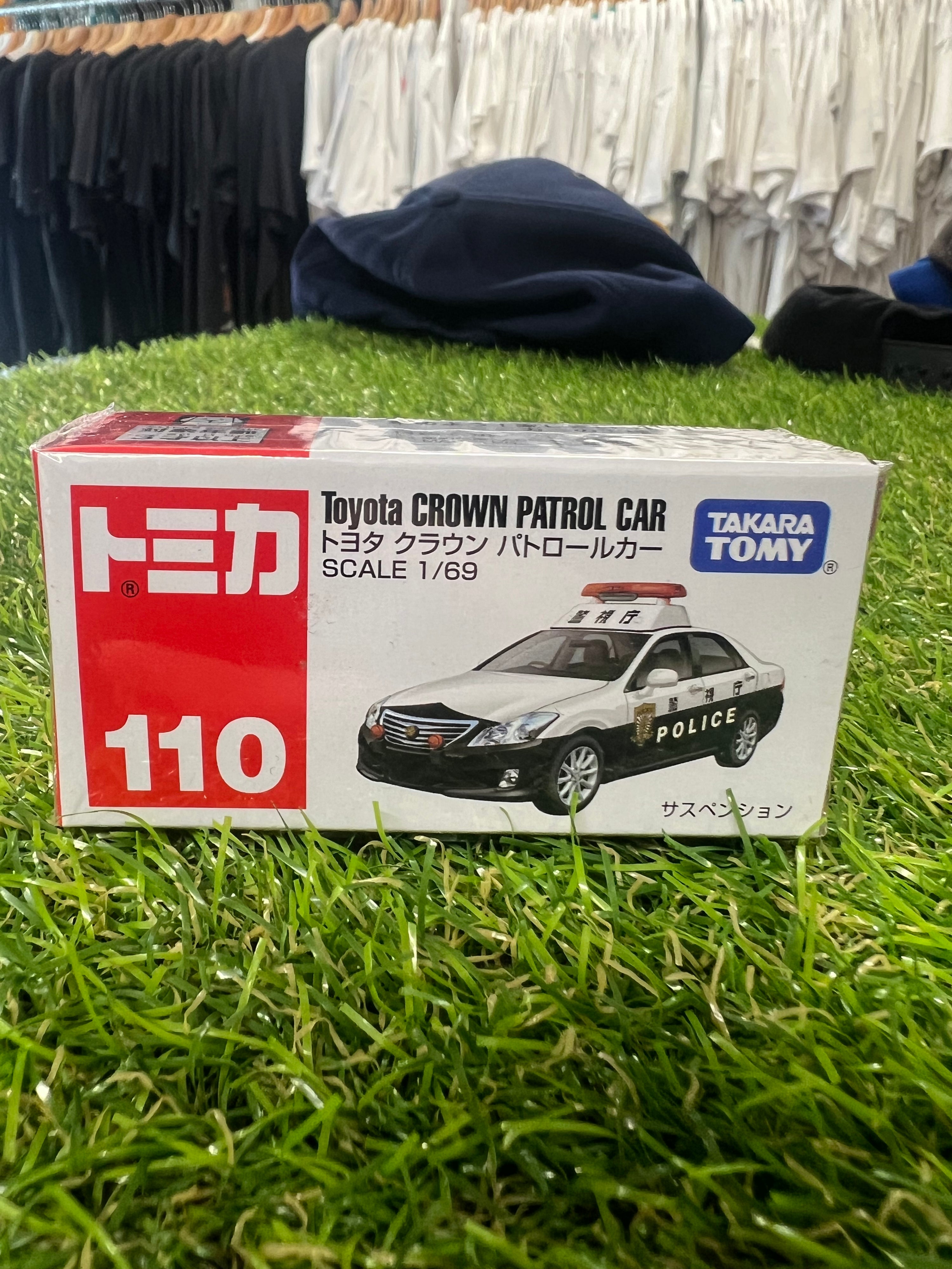 Takara Tomy #110 Toyota Crown Patrol Car