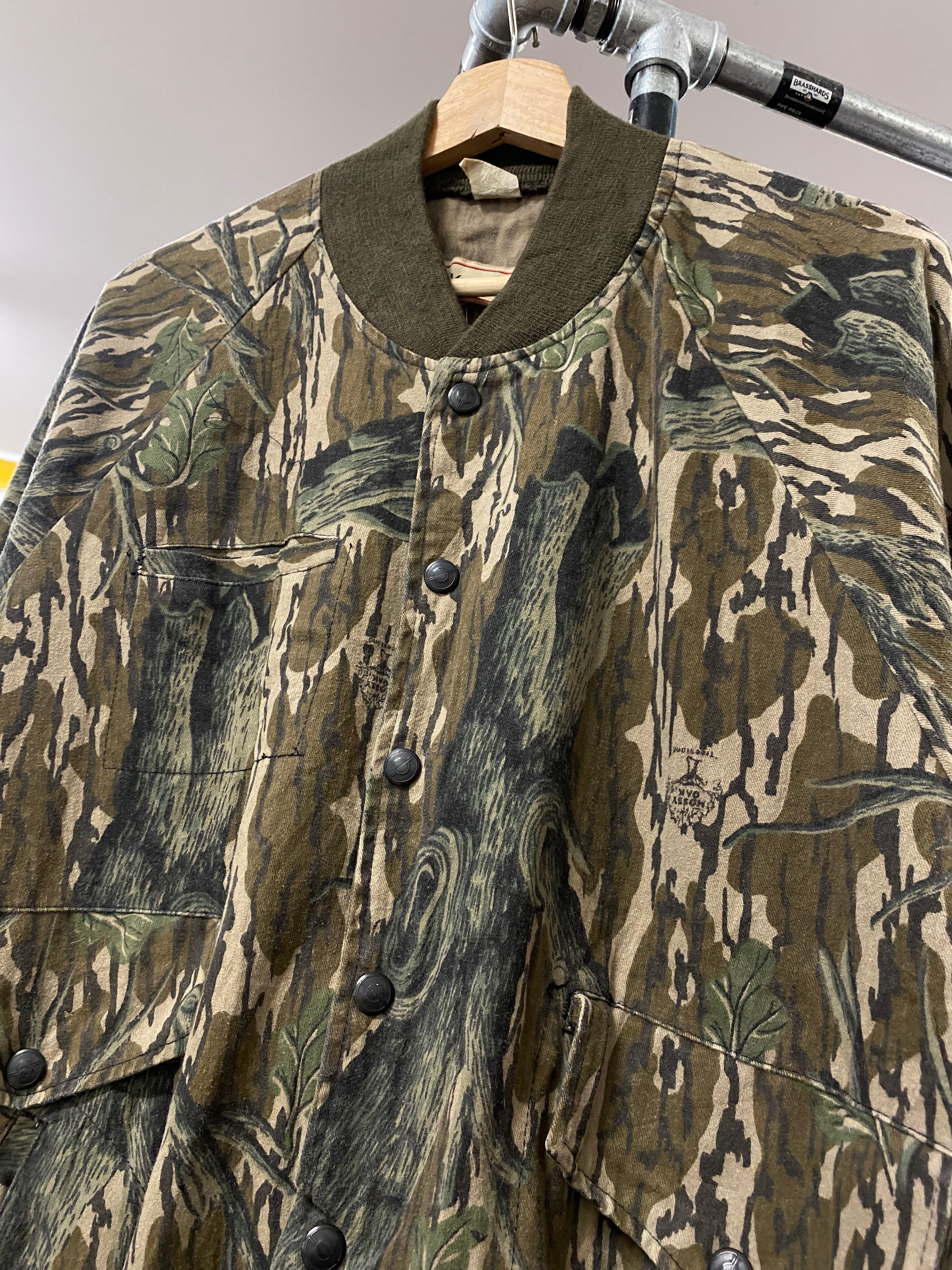 L - Mossy Oak Collared Button Up Windbreaker