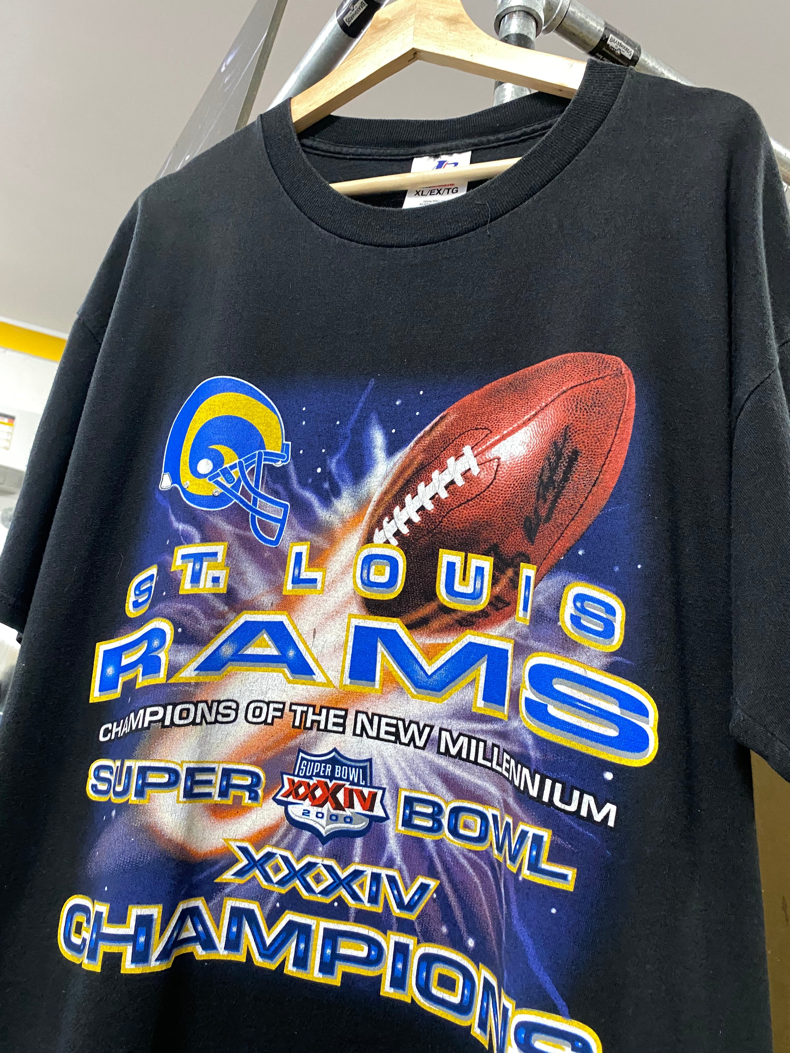 XL - 2000 St Louis Rams Superbowl Champions Black Tee