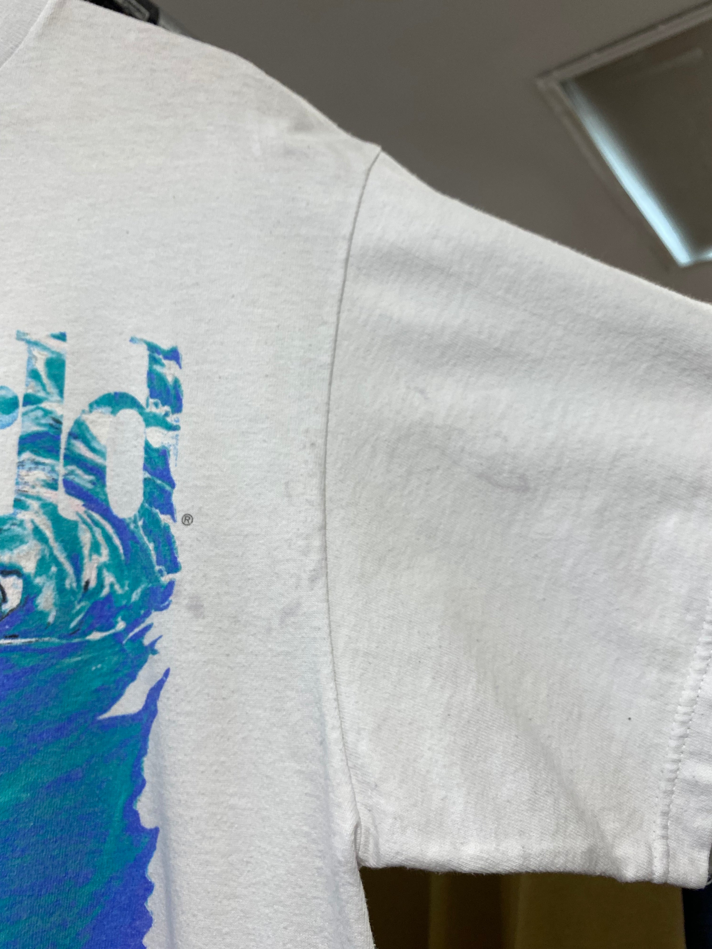 [L] Sea World Whales White Tee