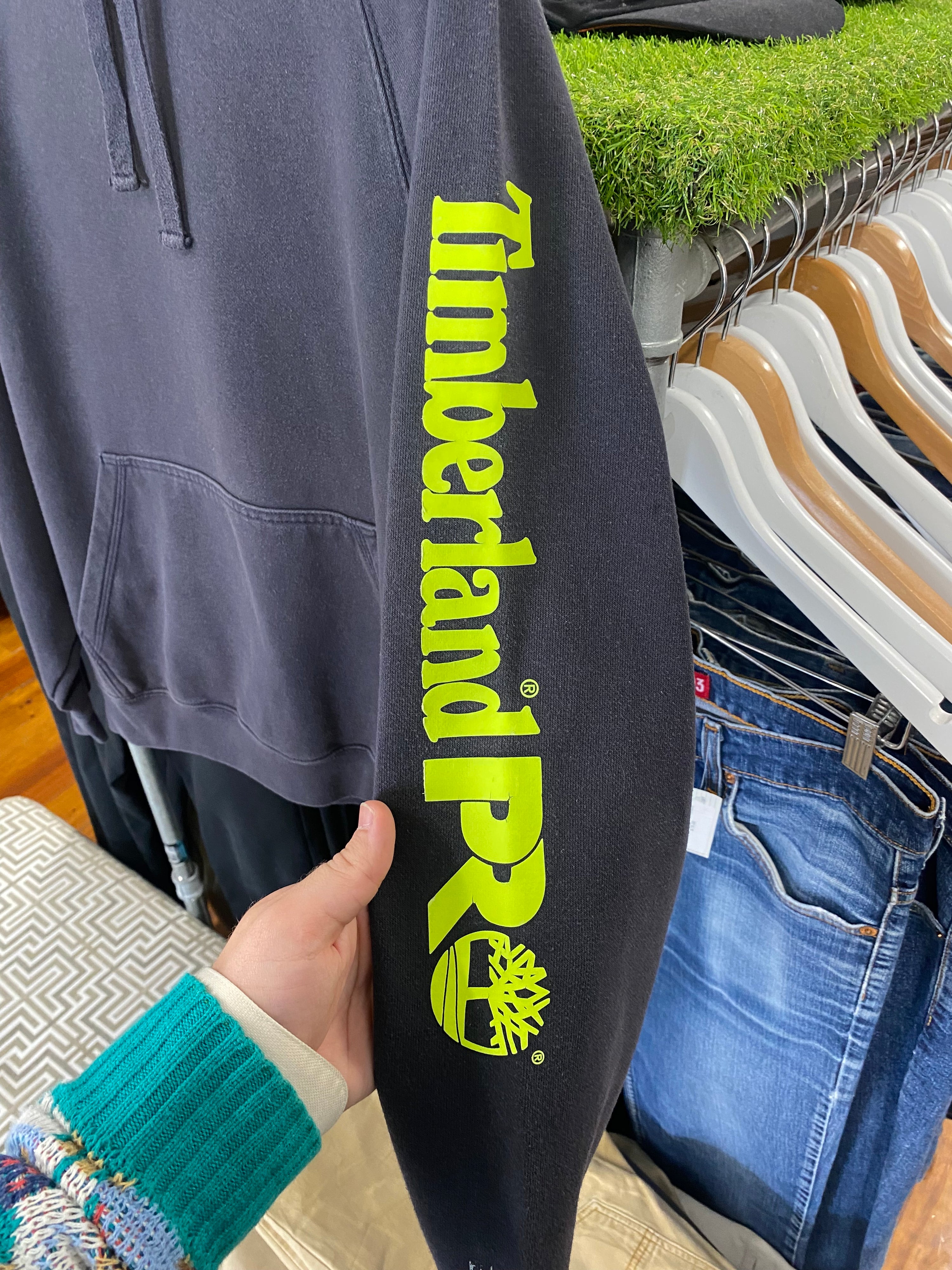 [M] Timberland Hoodie Sleeve Spellout