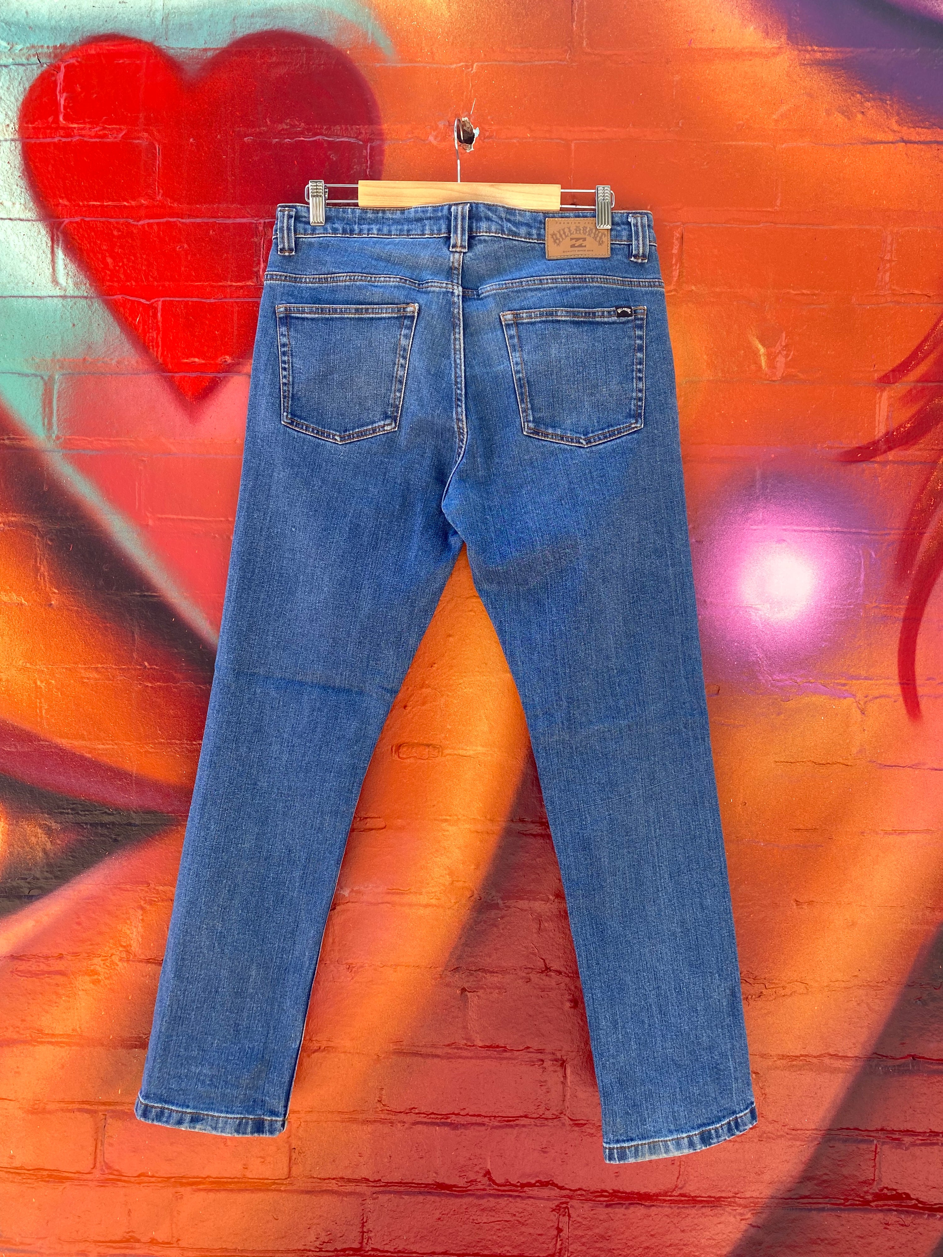 [32] Billabong Slim Straight Dark Blue Jeans