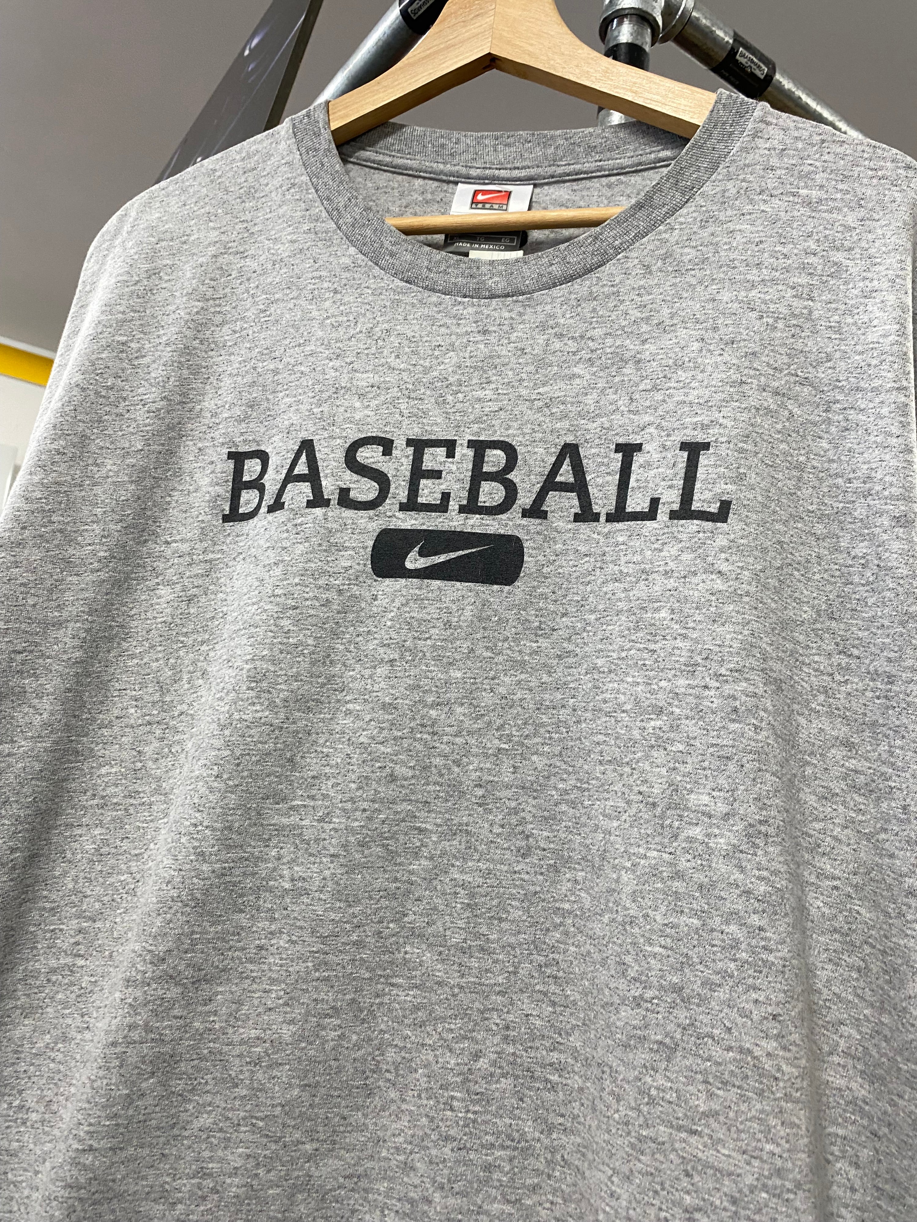 XL - Nike Team Baseball Spellout Grey Tee DS