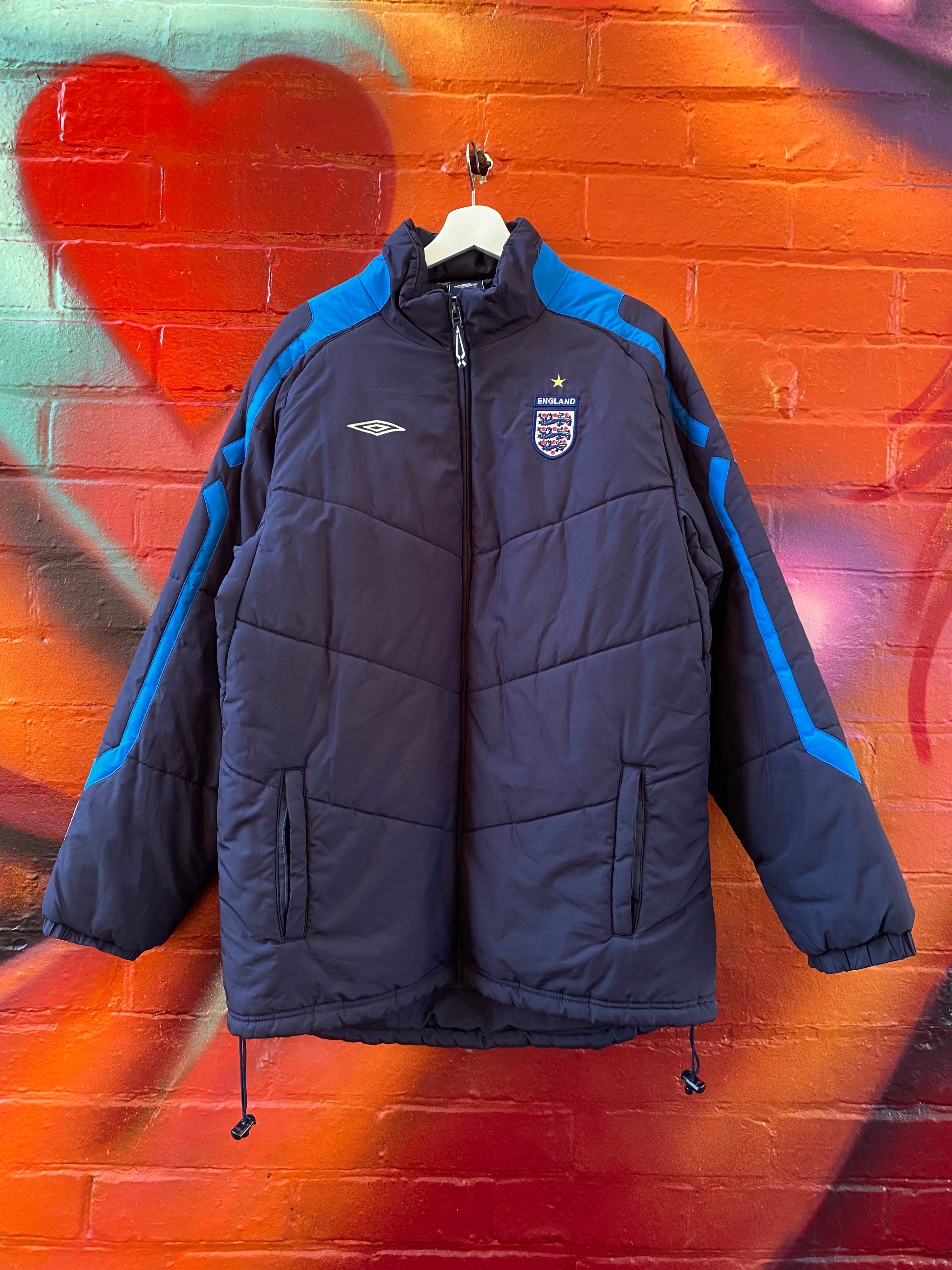 [M] Umbro x England Football Puffer Coat