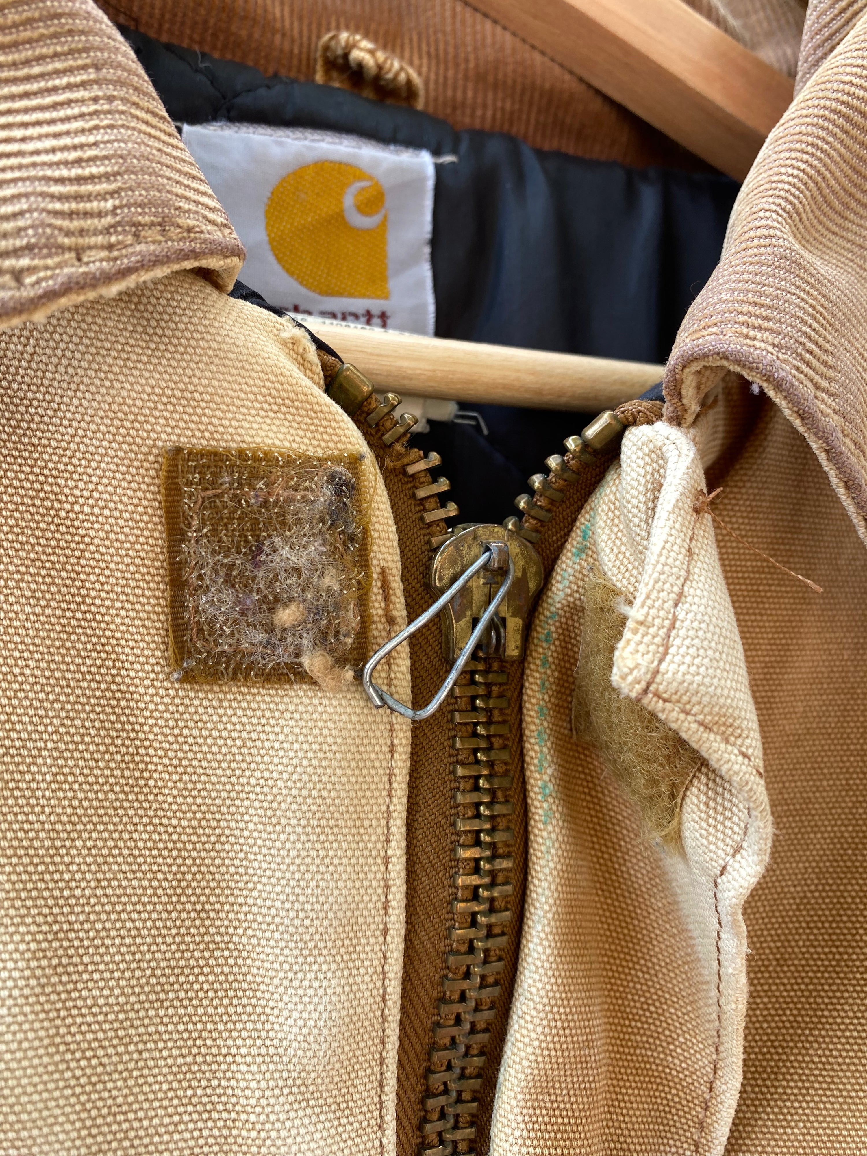 [XLT] Carhartt Tan Chore Jacket Broken ZIp