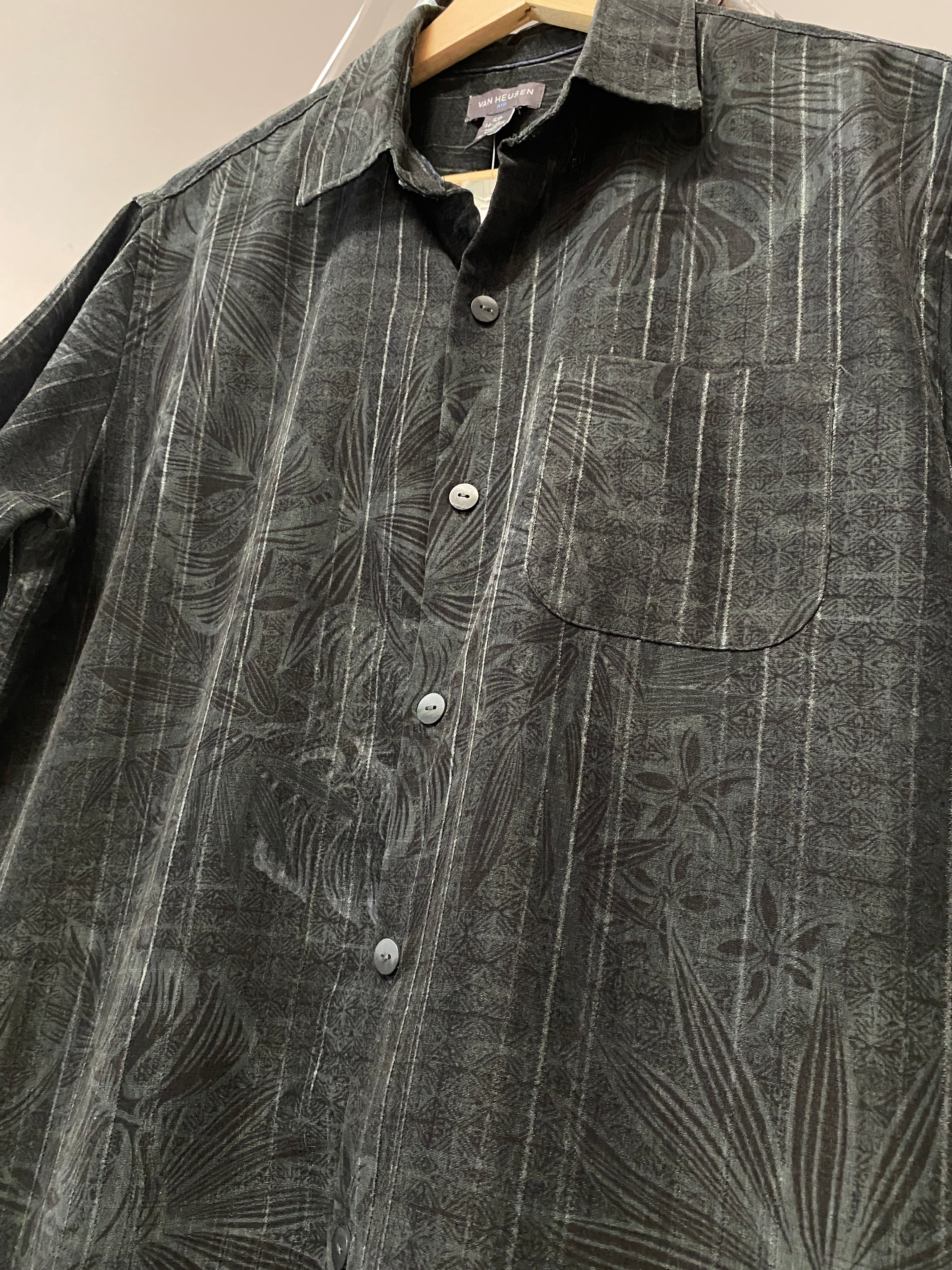 S - Van Heusen Black/Grey Hawaiian Button-up