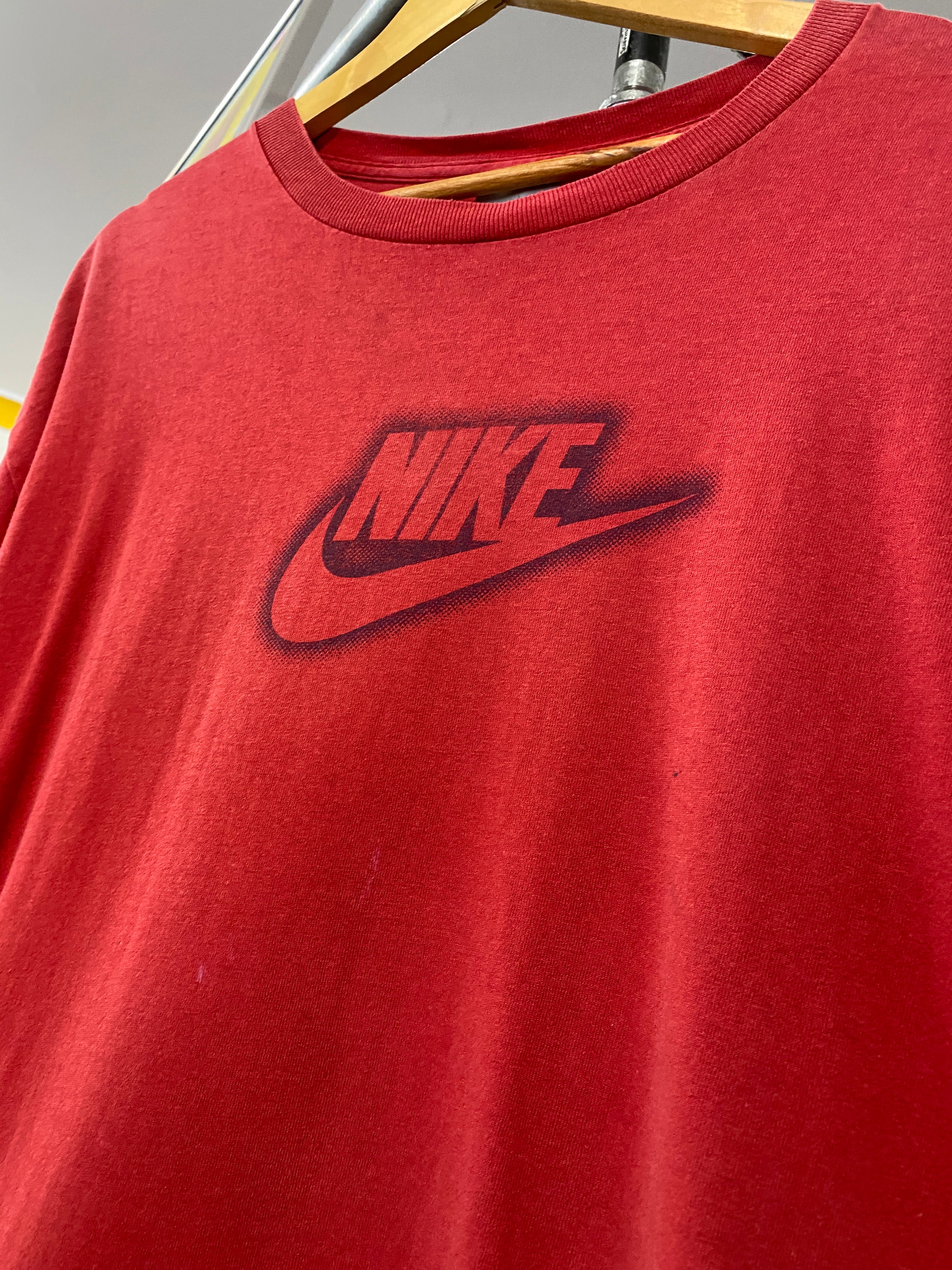 XL - Nike 2000s Spellout Tick Spray Style Red Tee