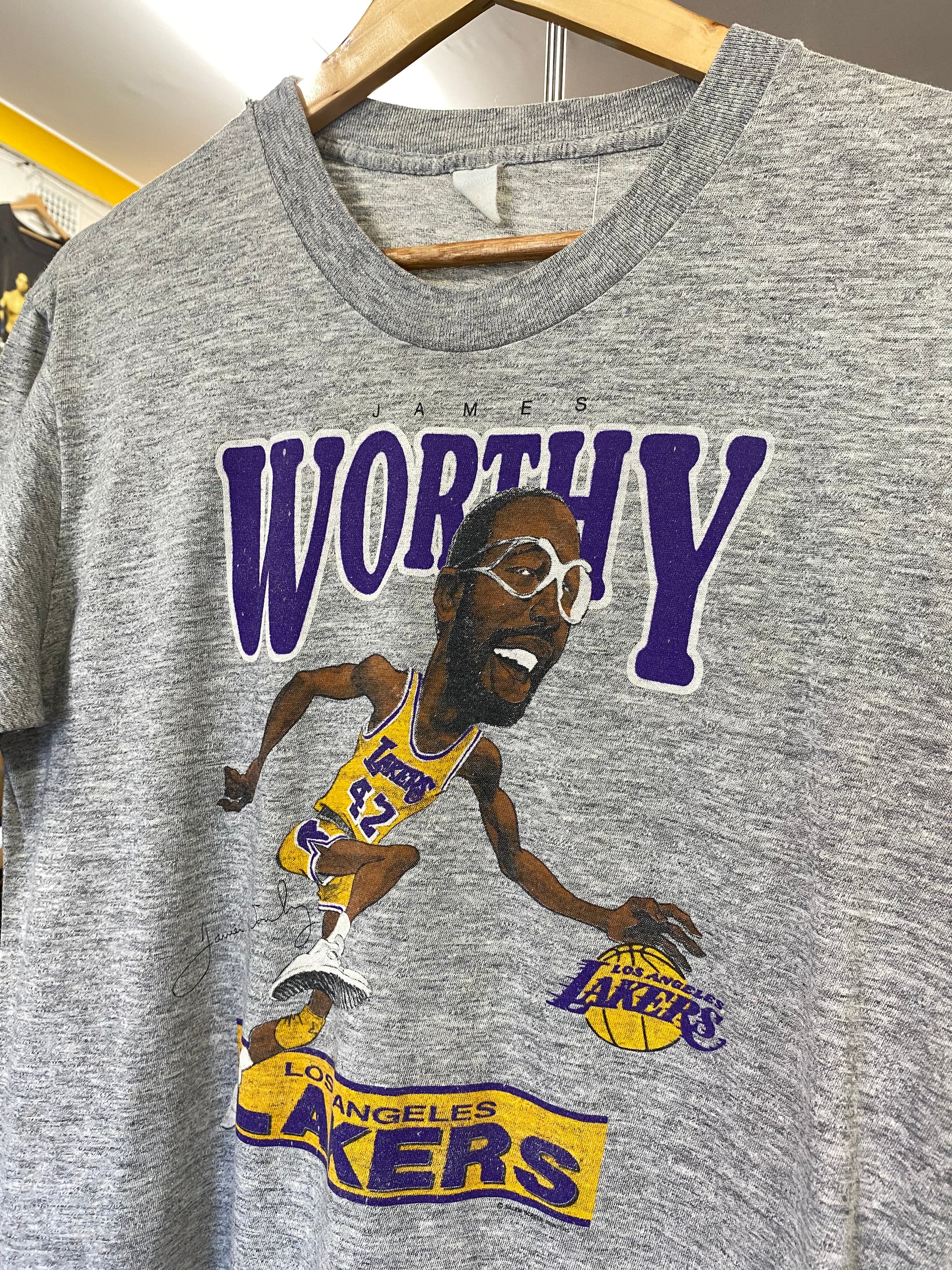 [M] 1980s James Worthy LA Lakers Caricature Tshirt