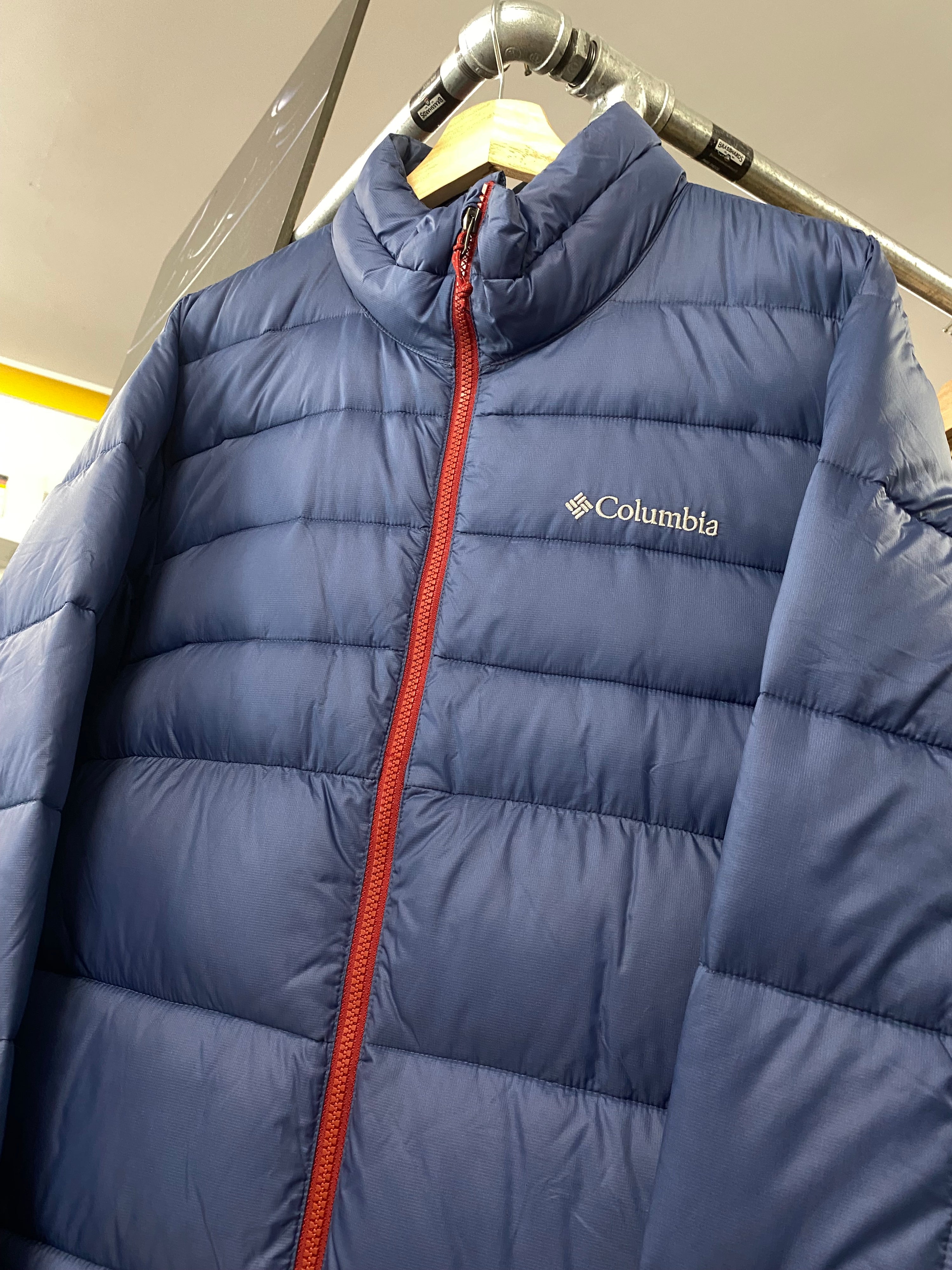 [L] Columbia Blue Zip Up Puffer