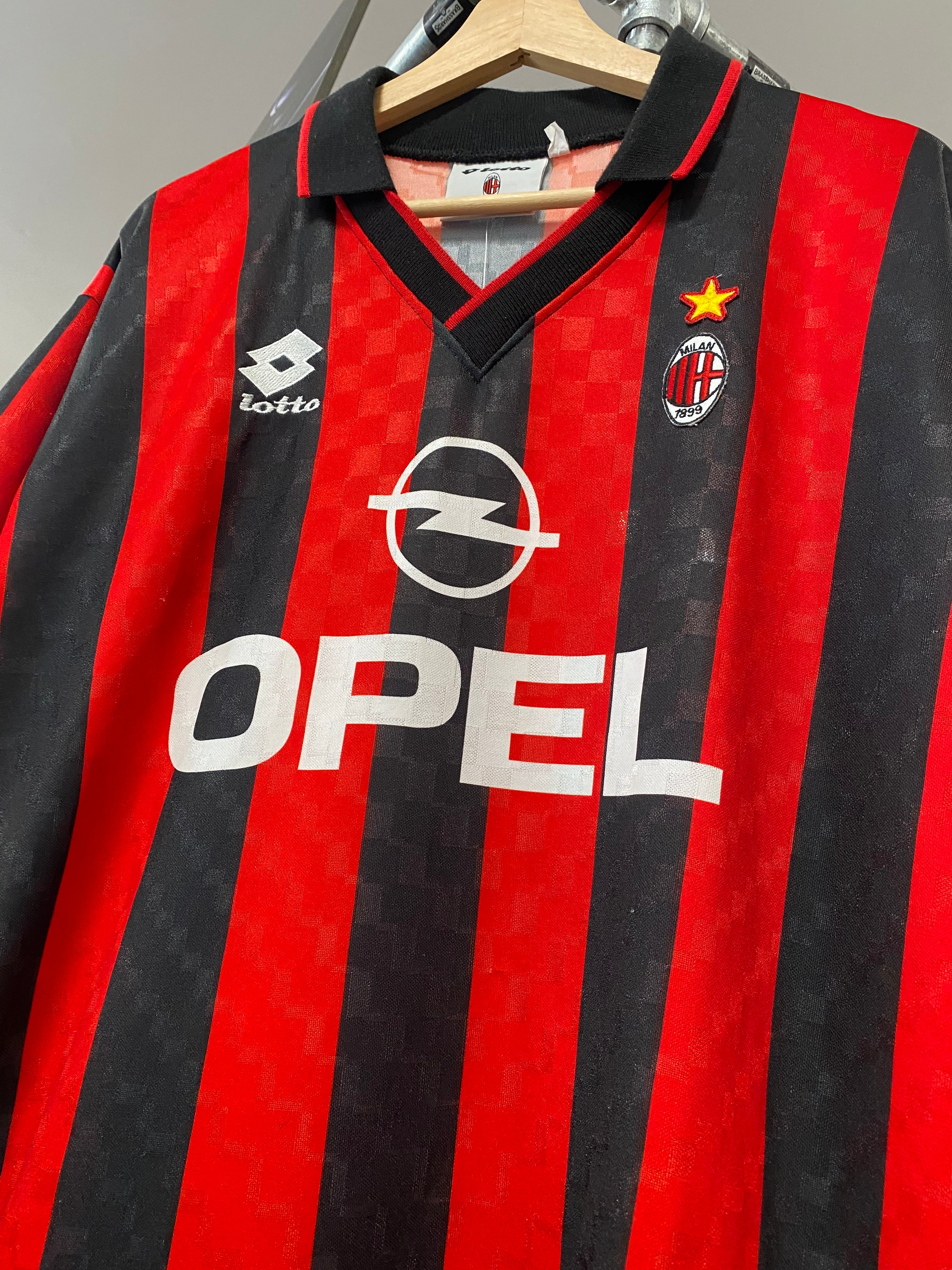 [XL] 1996/97 AC Milan Home Jersey Red/Black