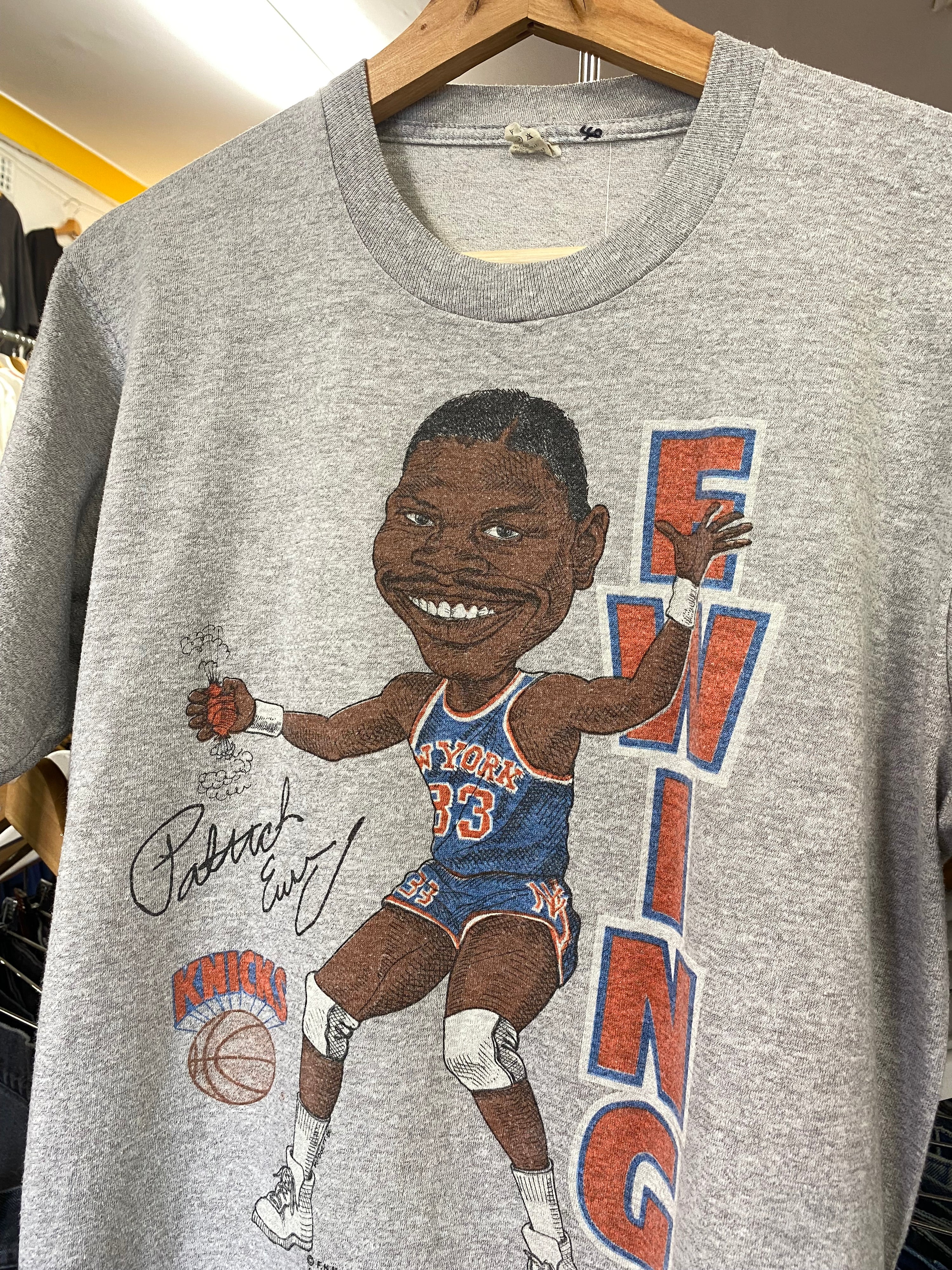 [M] 1980s Patrick Ewing New York Knicks Caricature Tshirt