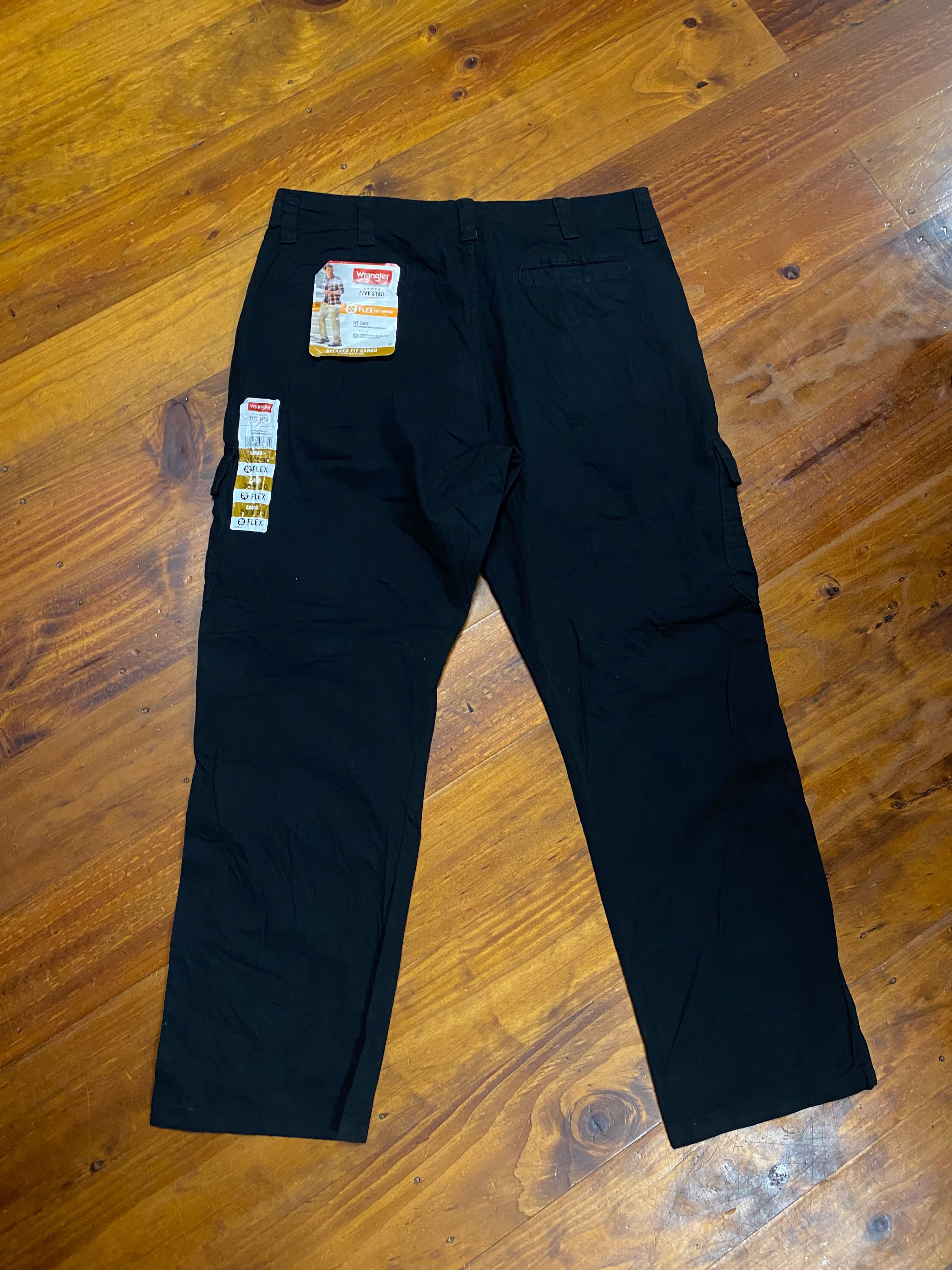 [36] Wrangler Black BNWT Cargo Pants
