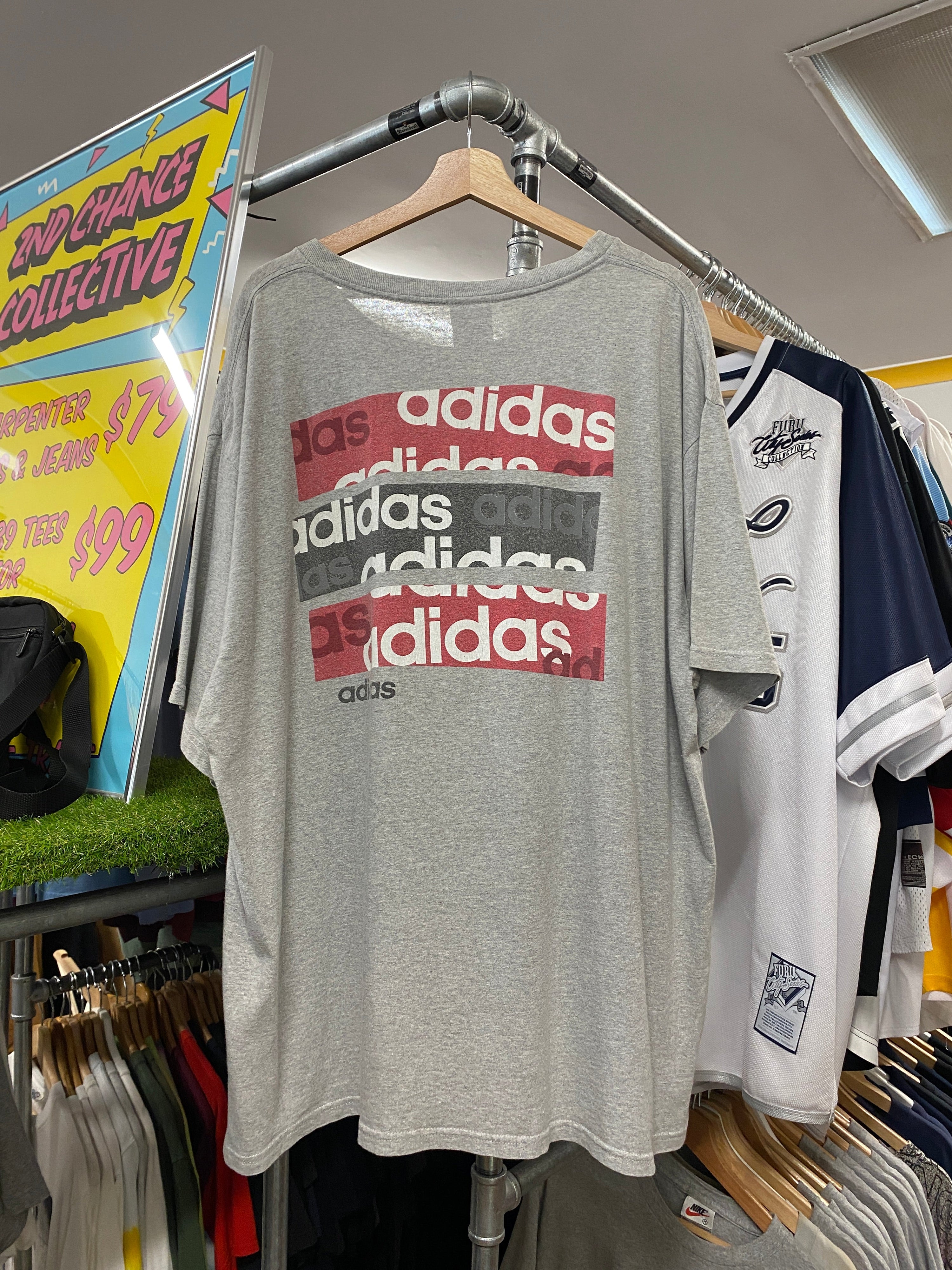XL - Vintage Adidas 3 Block Big Print DS