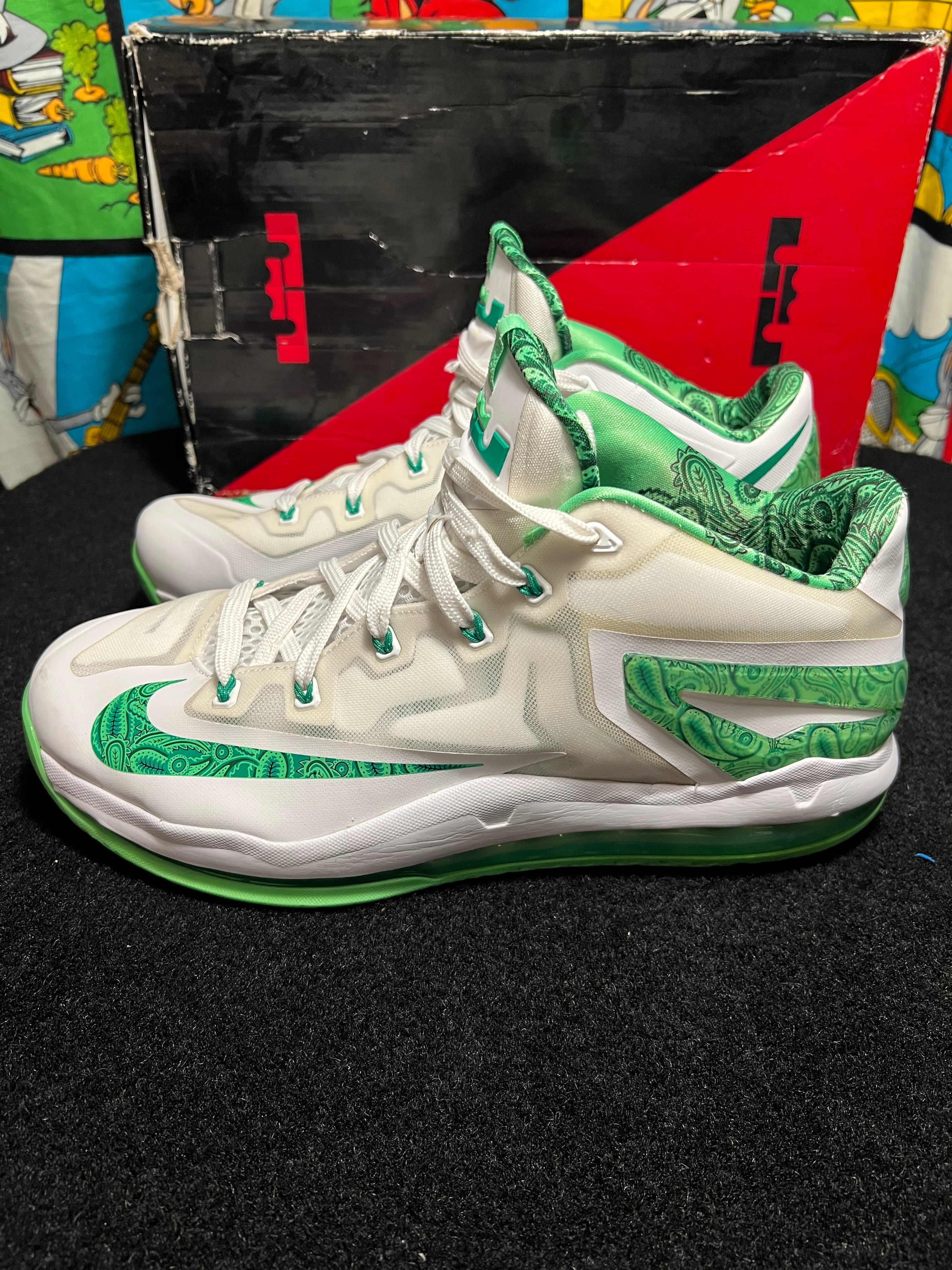 US12 - 2014 Nike Air Max Lebron 11 Low Easter White/Grn USED 642849-100