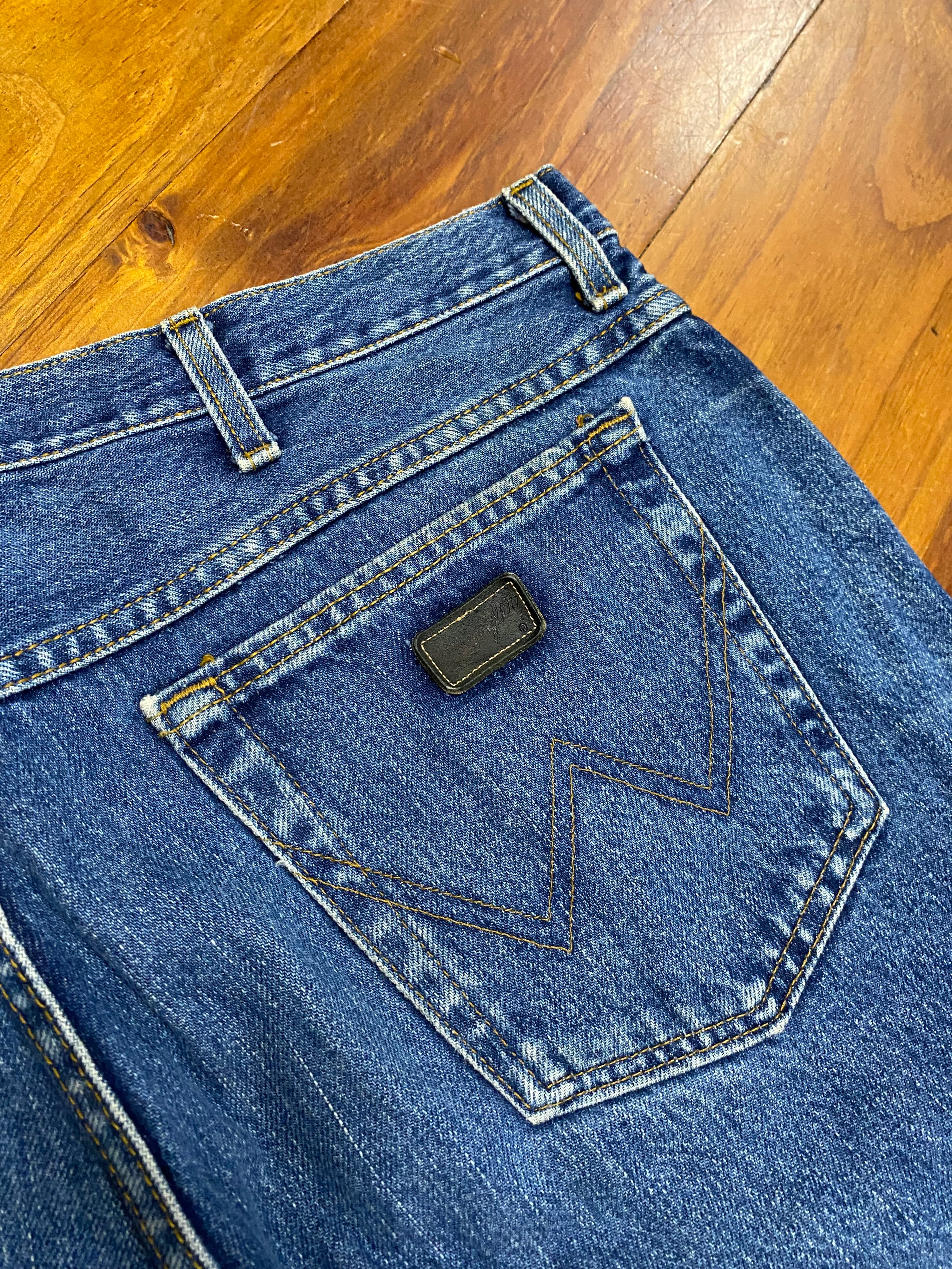 [38] Wrangler Blue Jeans WJ02