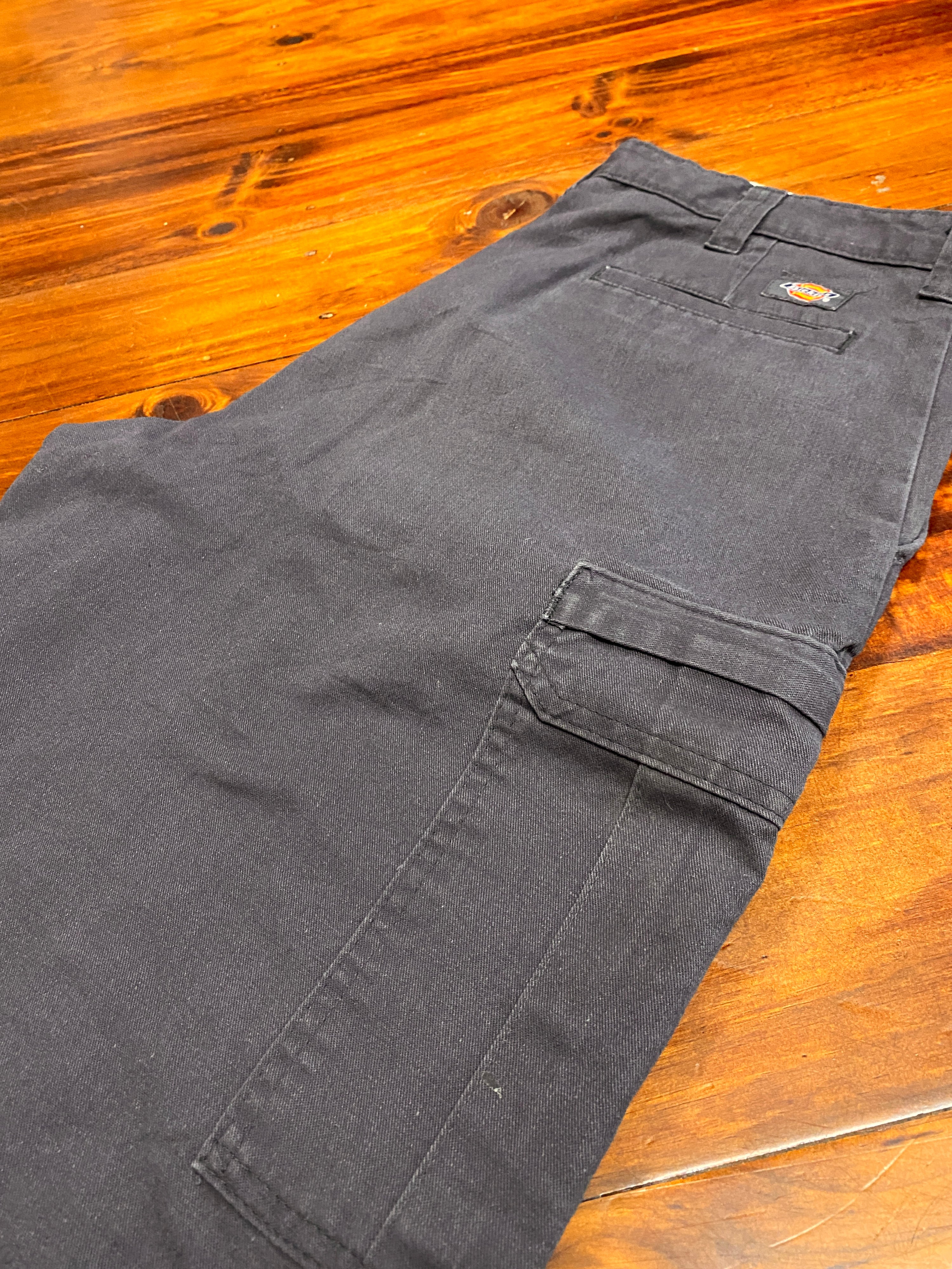 34 - Dickies Grey Cargo Shorts DS114