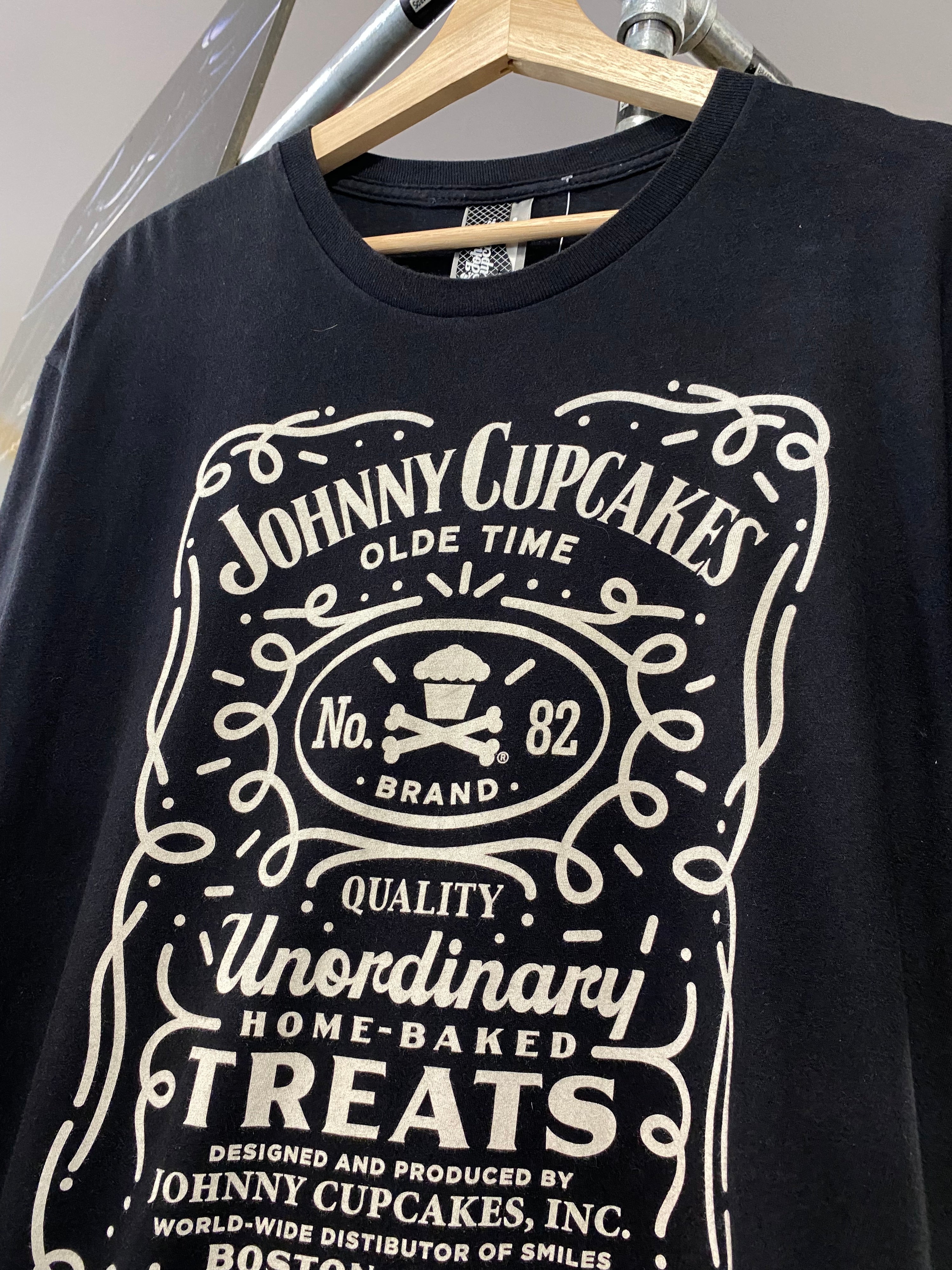 [L] Johnny Cupcakes Olde Time Quality Tee