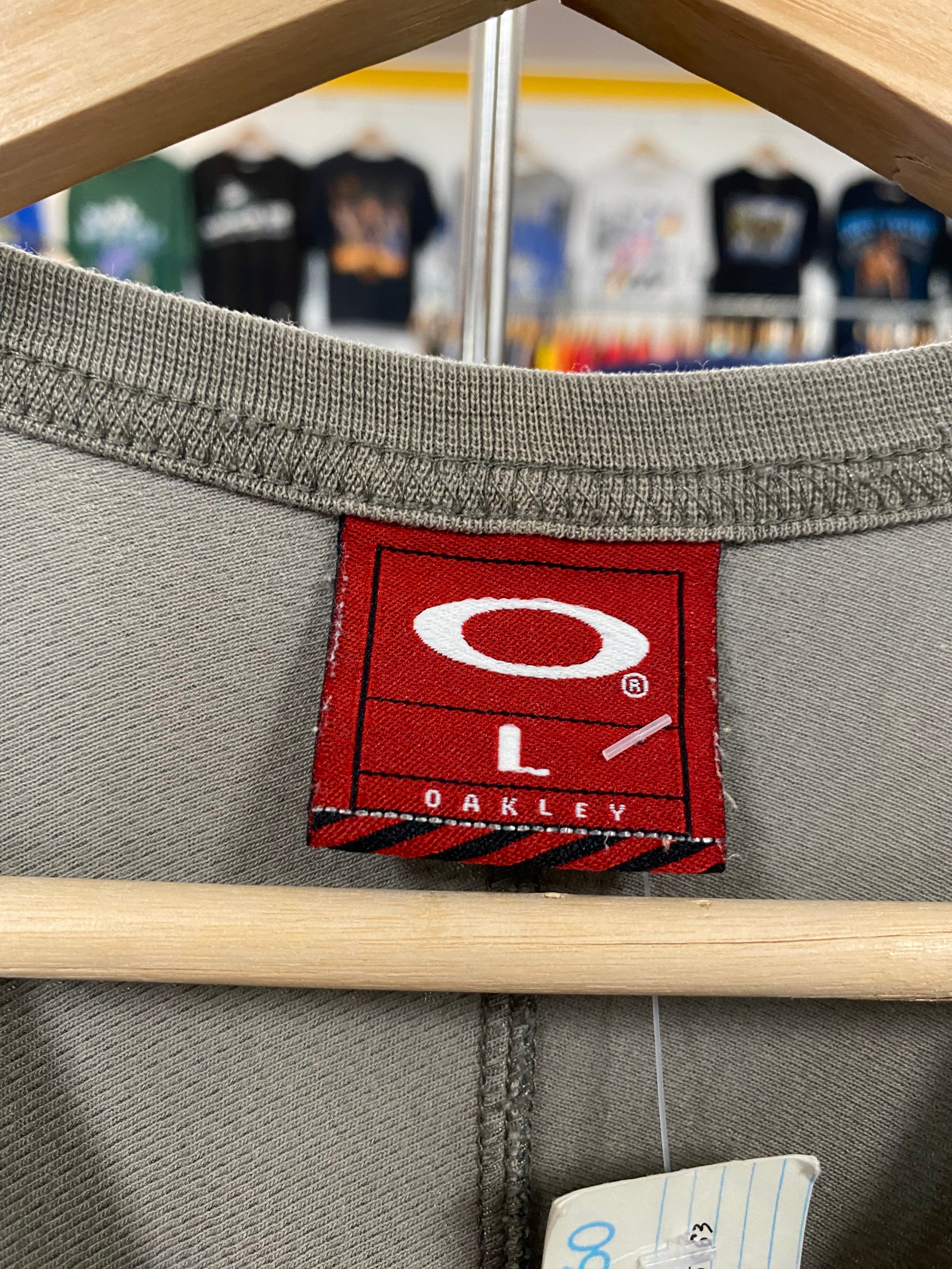 [L] Oakley Distressed Green/Cream Tee