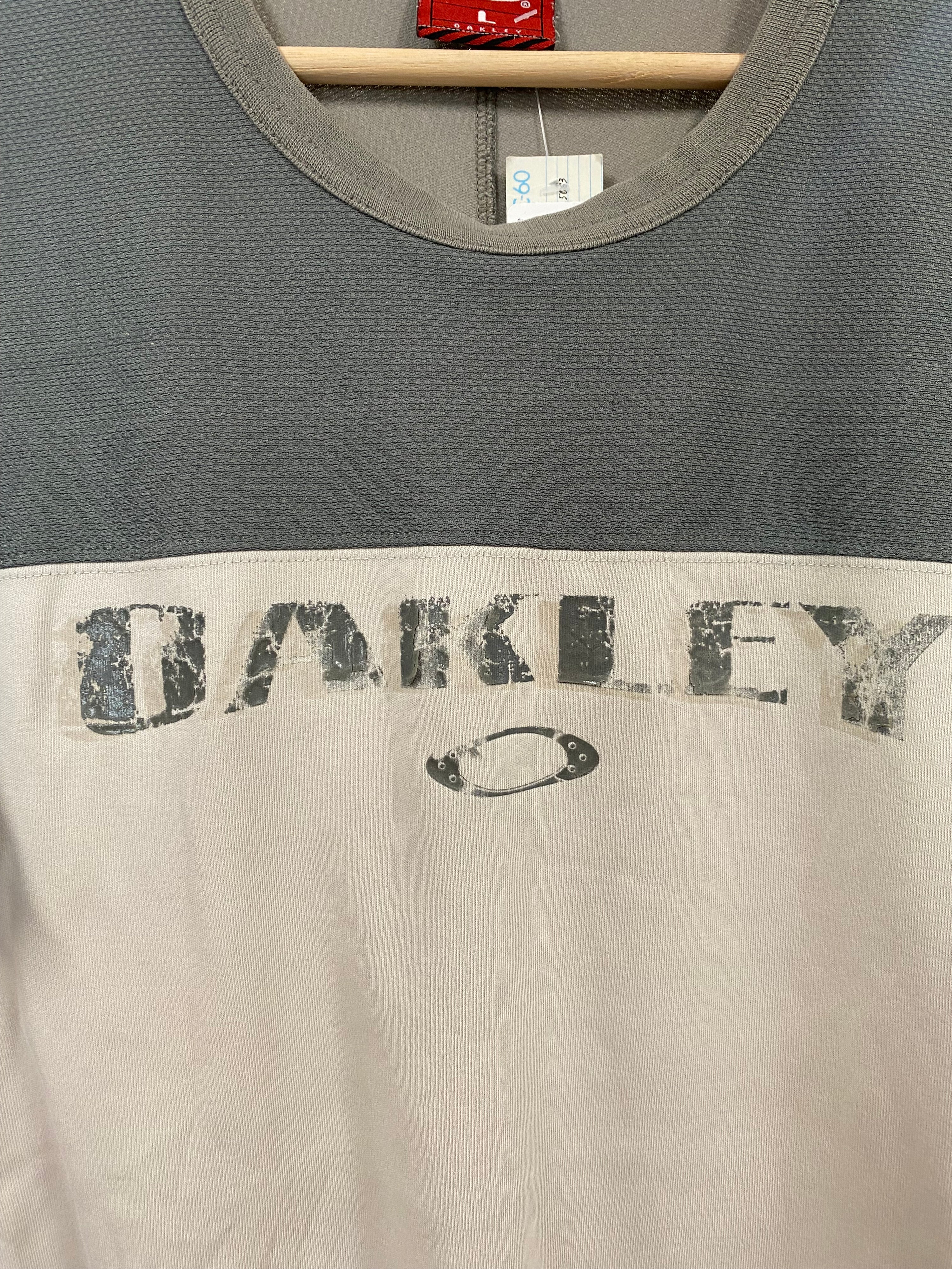 [L] Oakley Distressed Green/Cream Tee