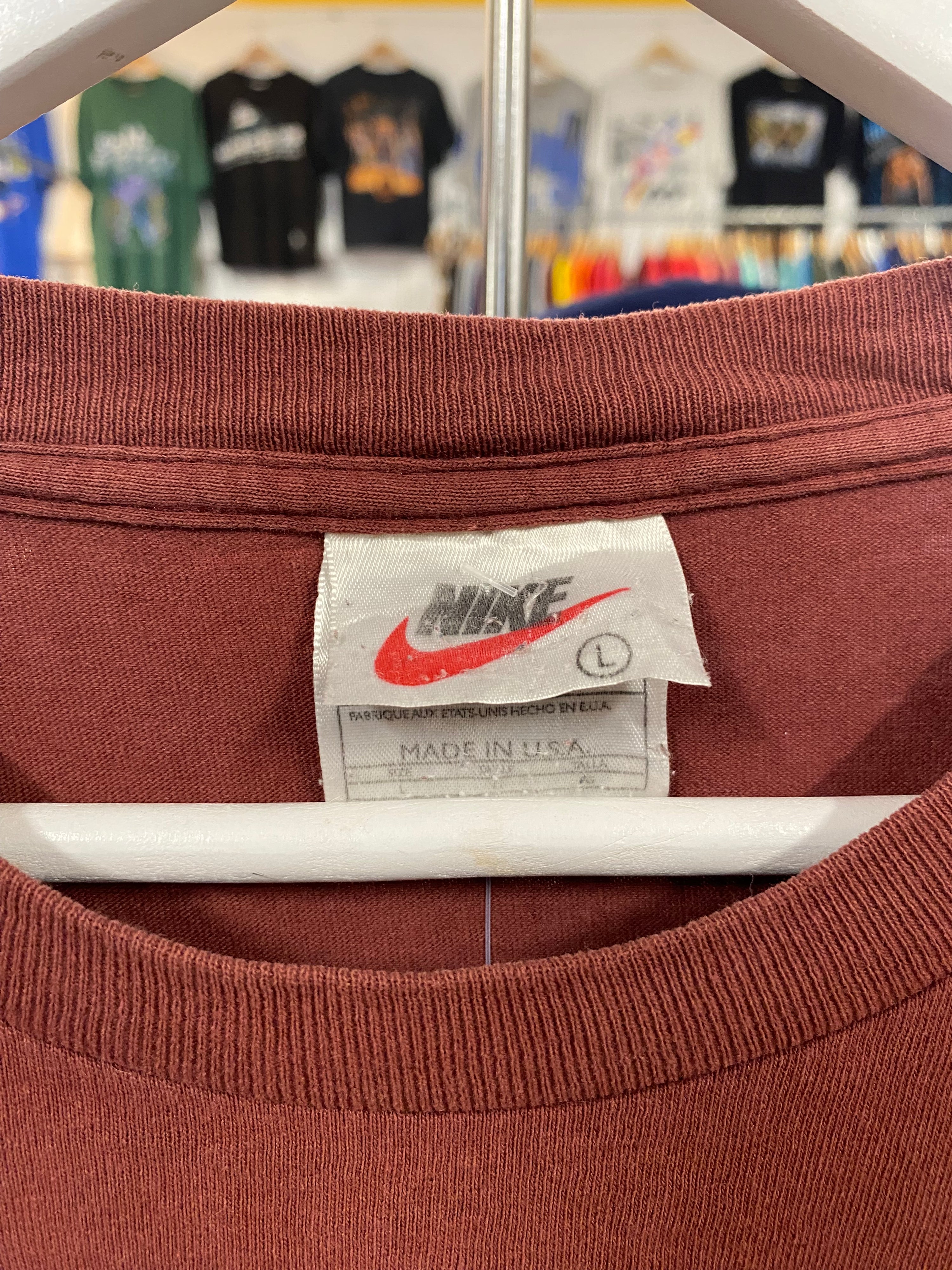 [L] 2000s Nike Distressed Brown Tshirt