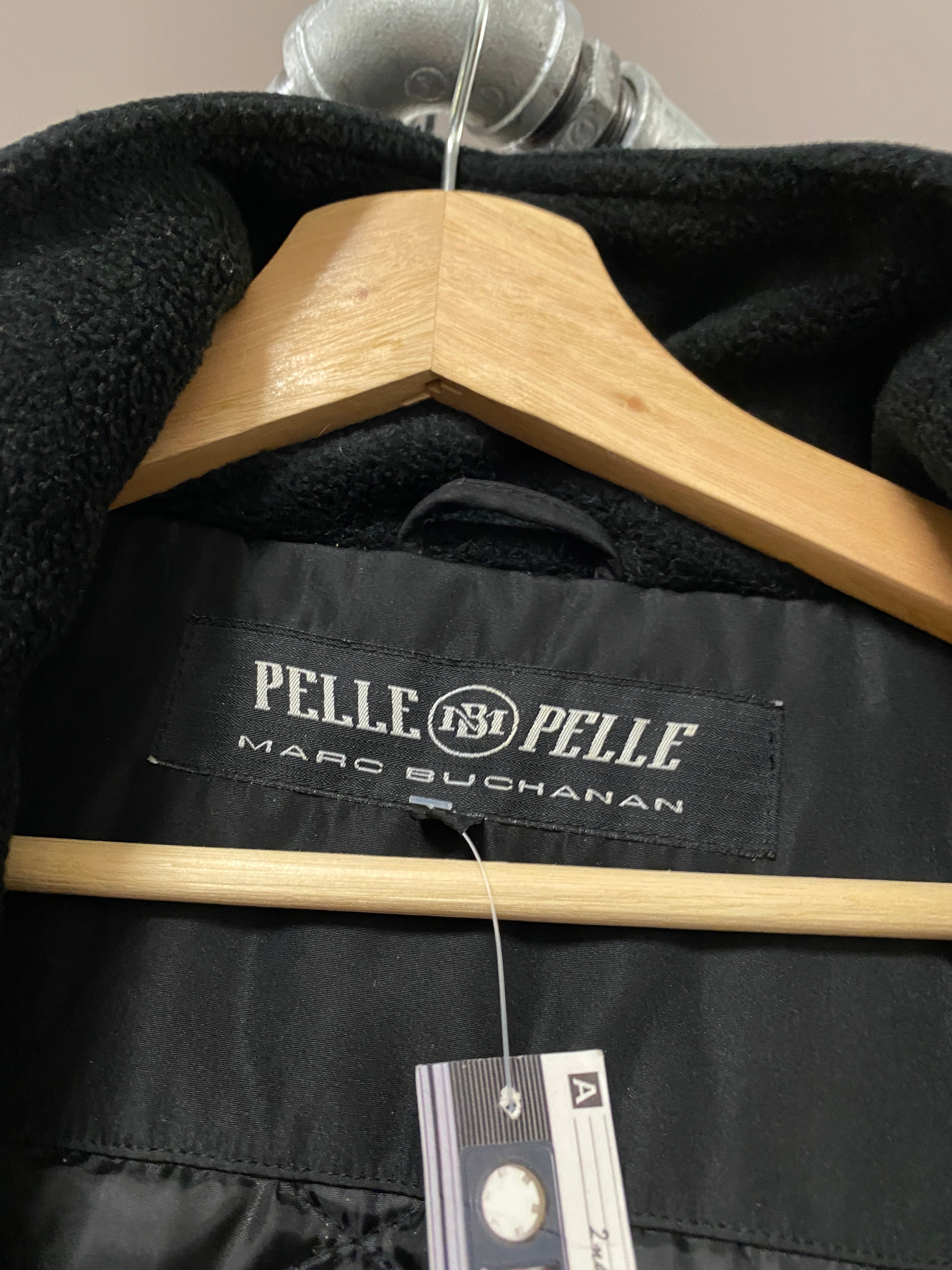 M - Vintage Pelle Pelle Black/Red Puffer Jacket