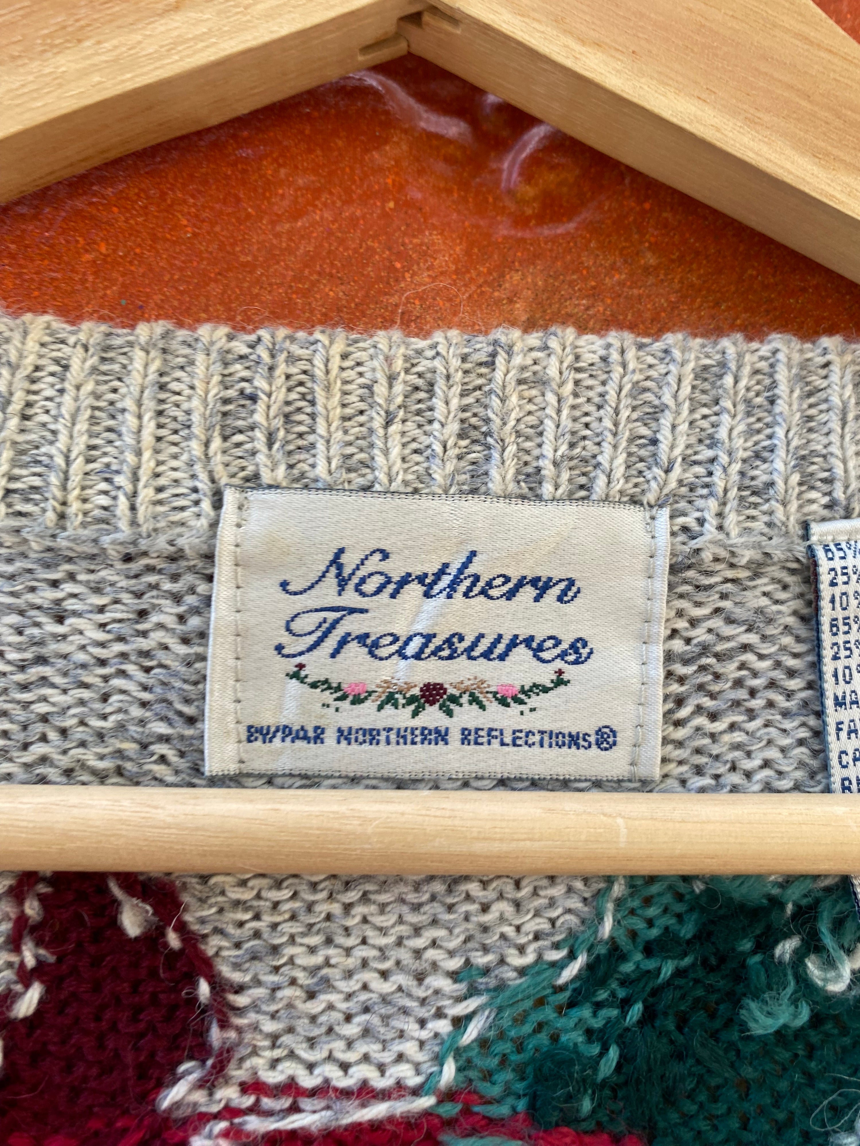 [M] Northern Treasures Red Cardinal Birds Cardigan