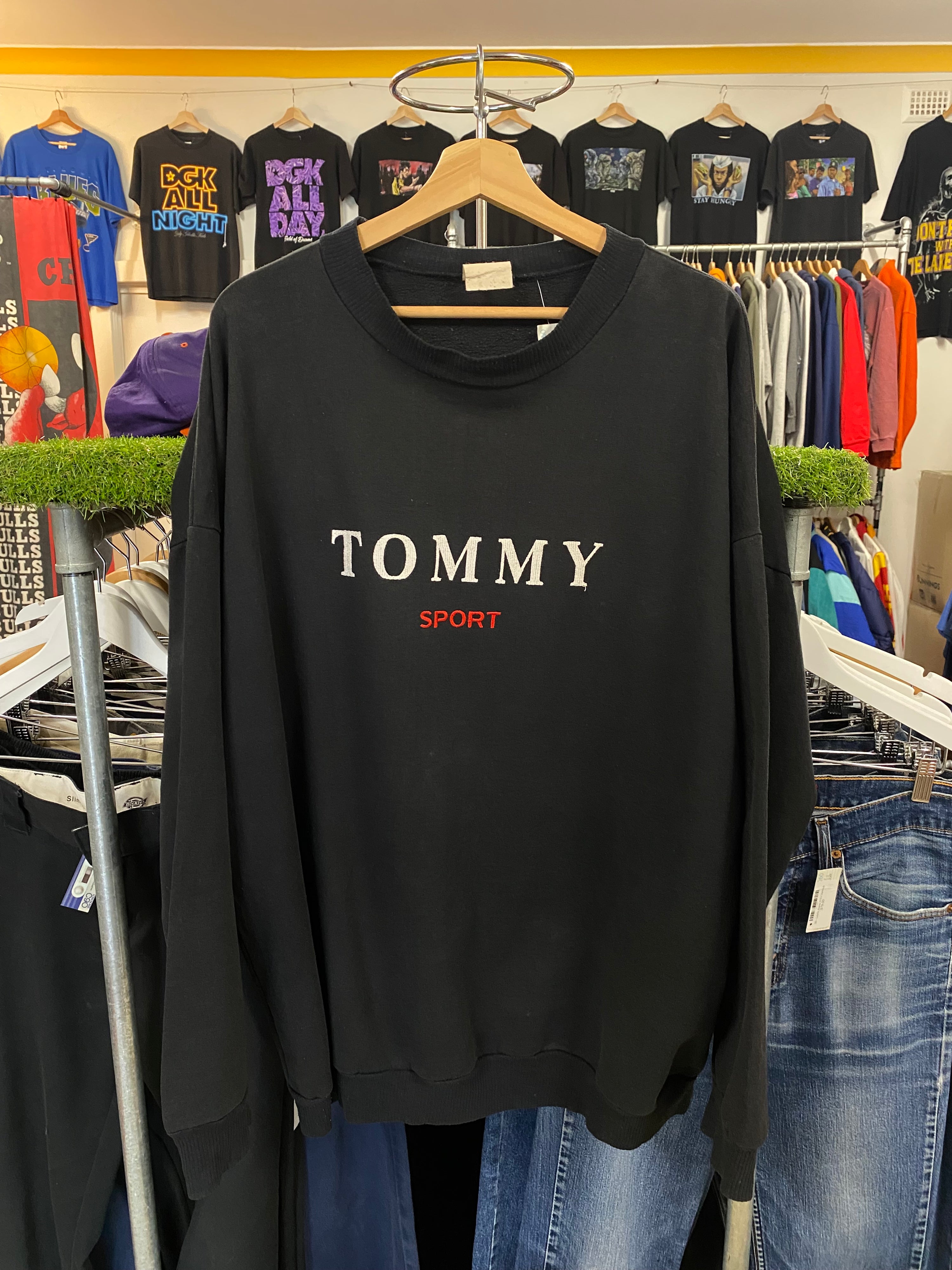 XL - Vintage Bootleg Black Tommy Sport Jumper