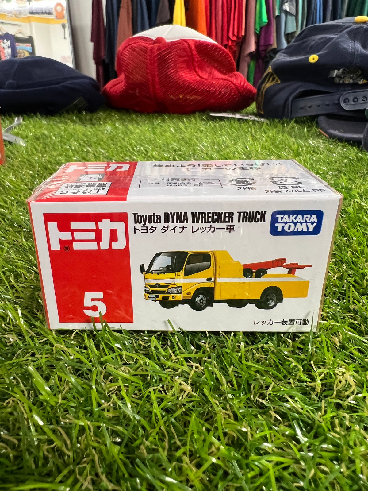 Takara Tomy 05 Toyota Dyna Wrecker Truck