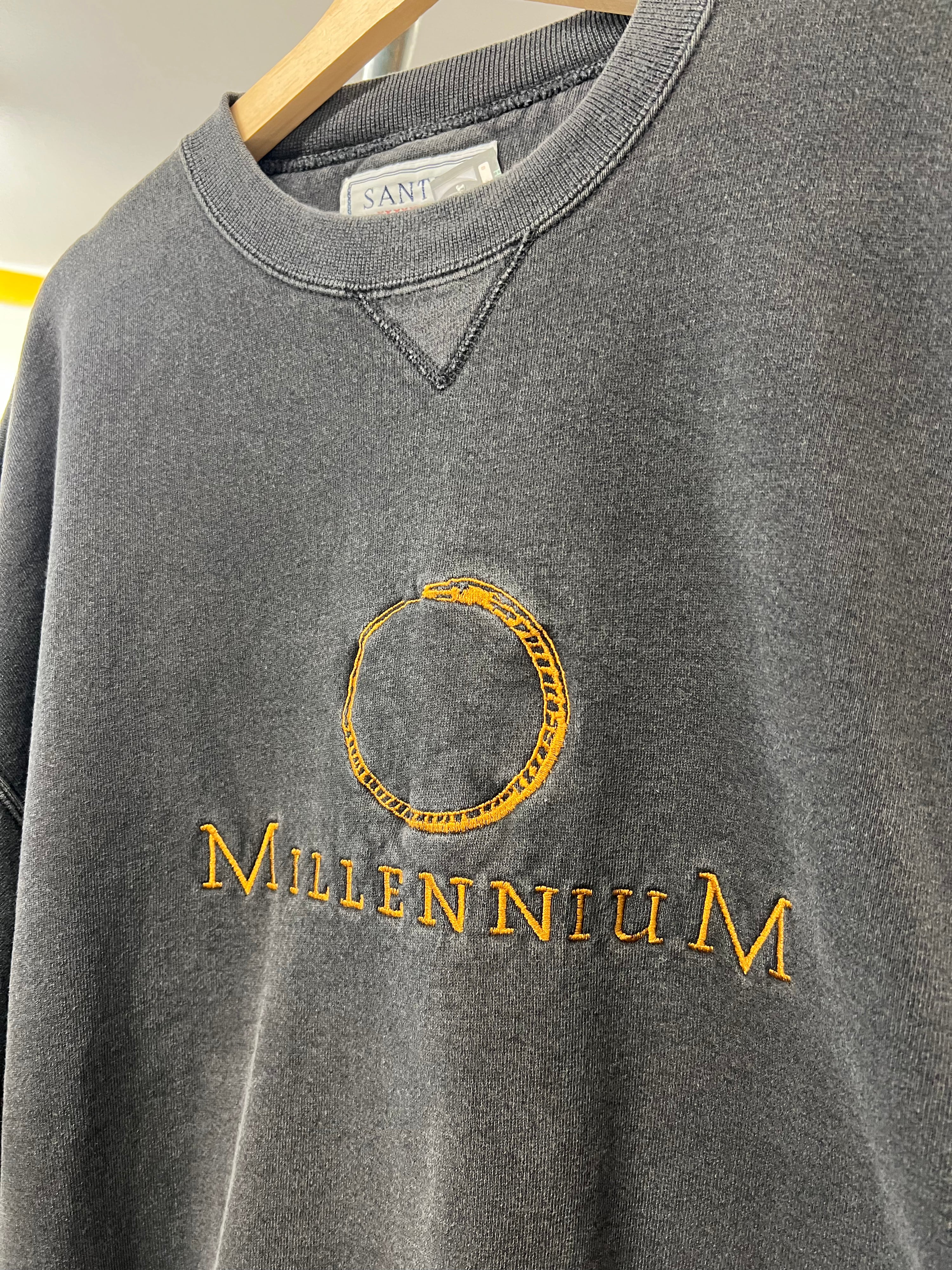 [XL] Vintage Embrodered 'Millennium' Heavy Jumper