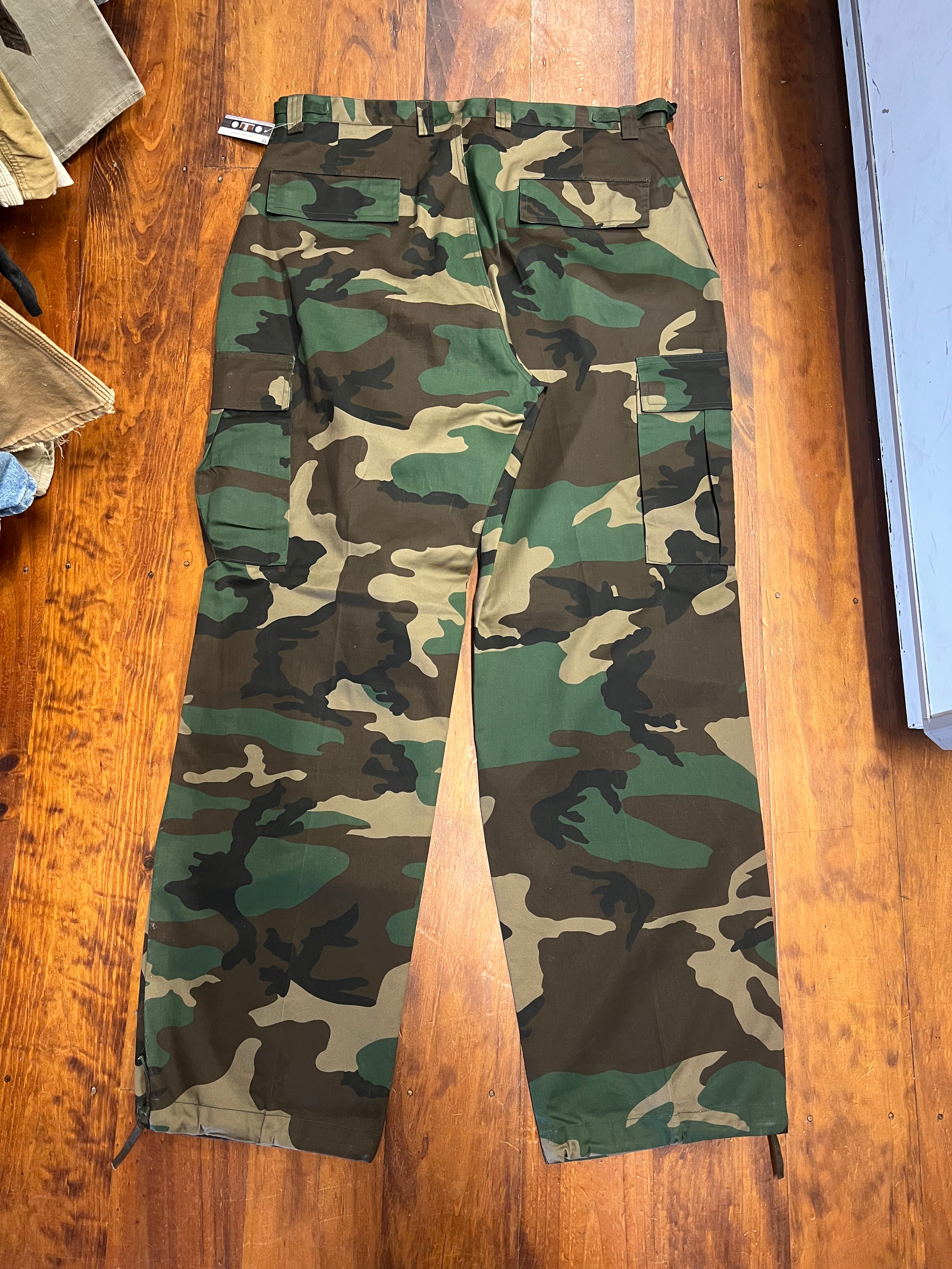 [40] Green Camo Regal Wear Baggy Pants