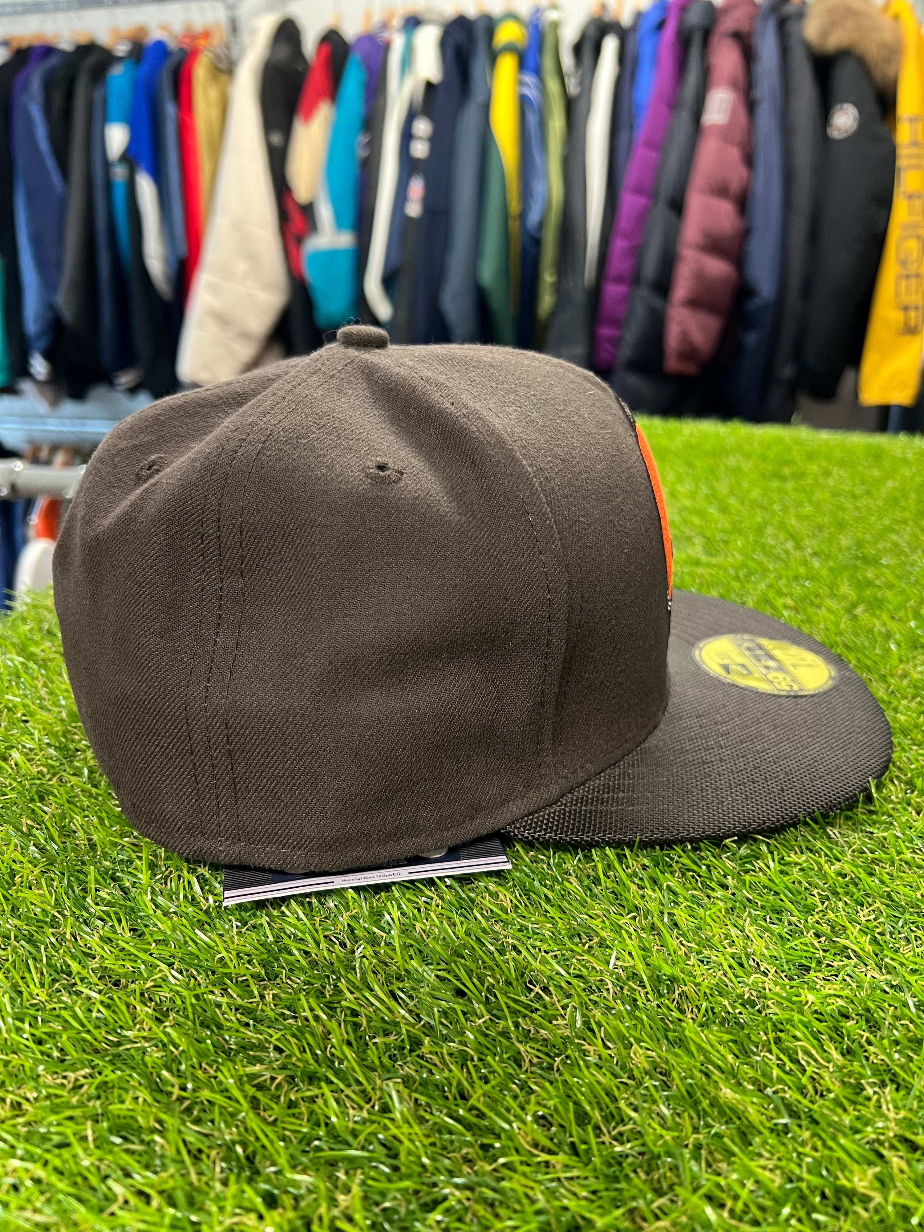[7.25] Cleveland Browns Helmet Fitted Hat